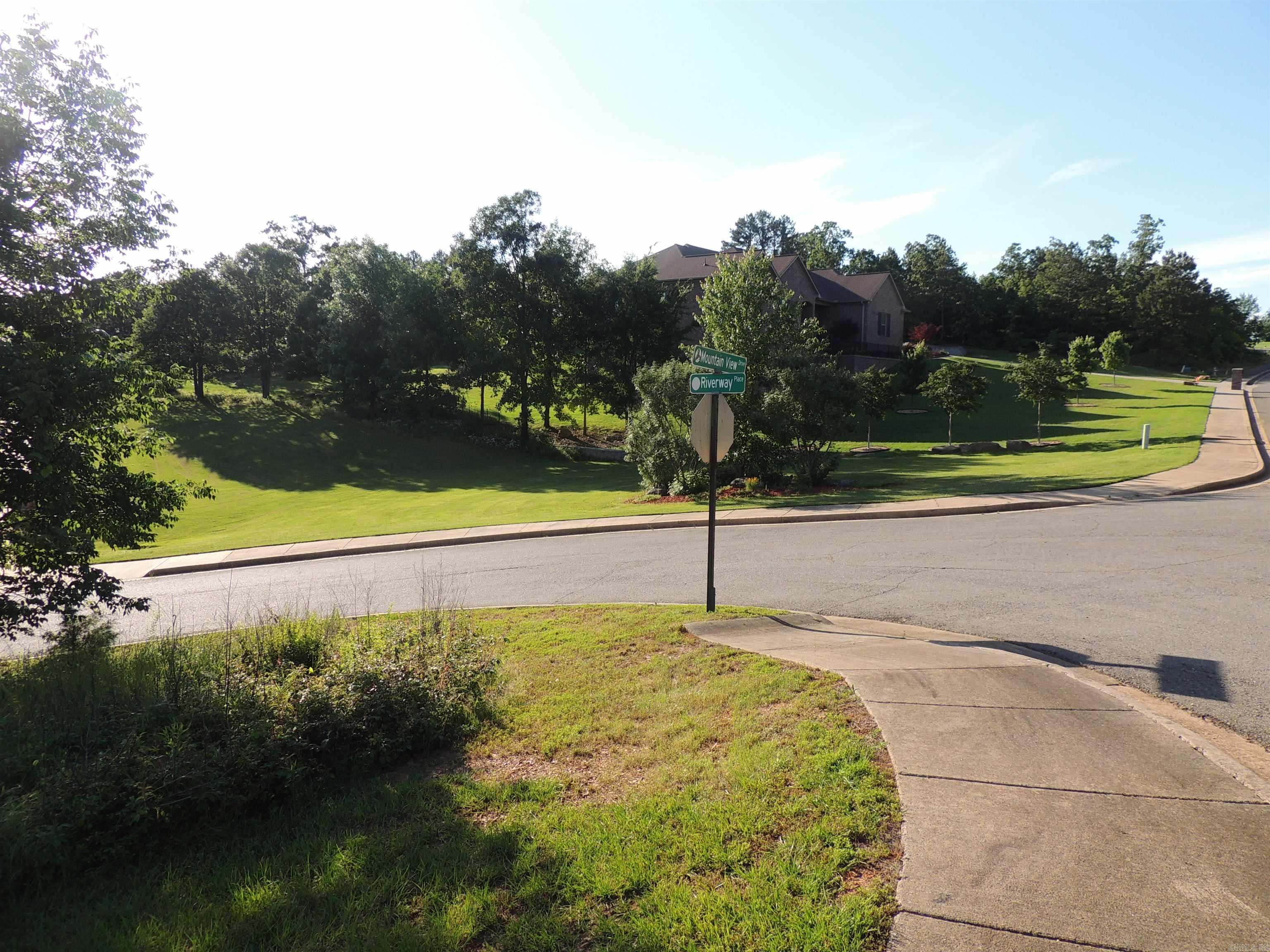 MOUNTAIN CREST ESTATES - Land