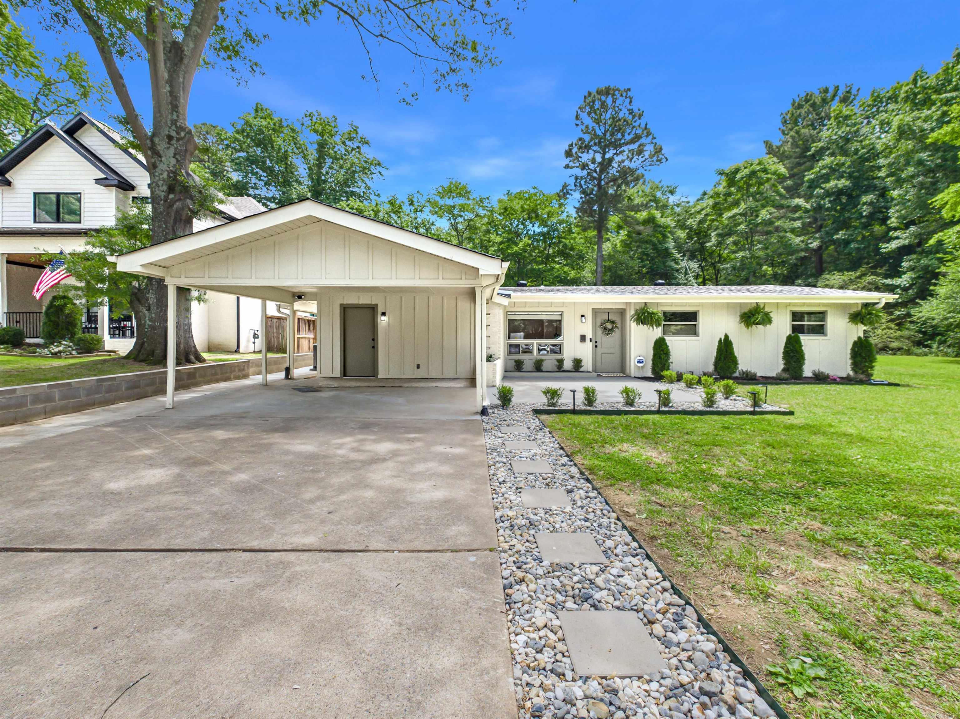 KINGWOOD PLACE - Residential
