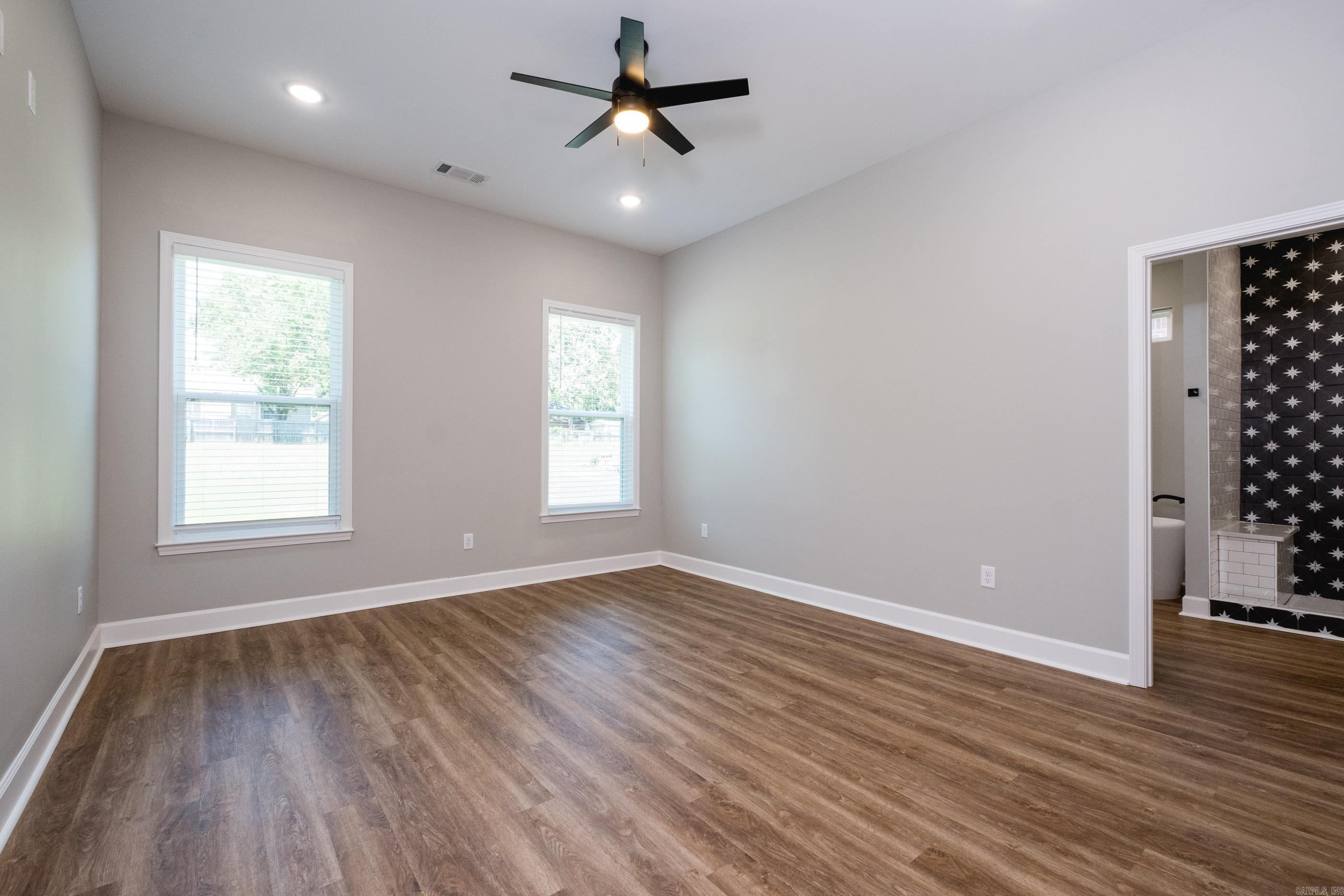 NORTHLAKE - Residential