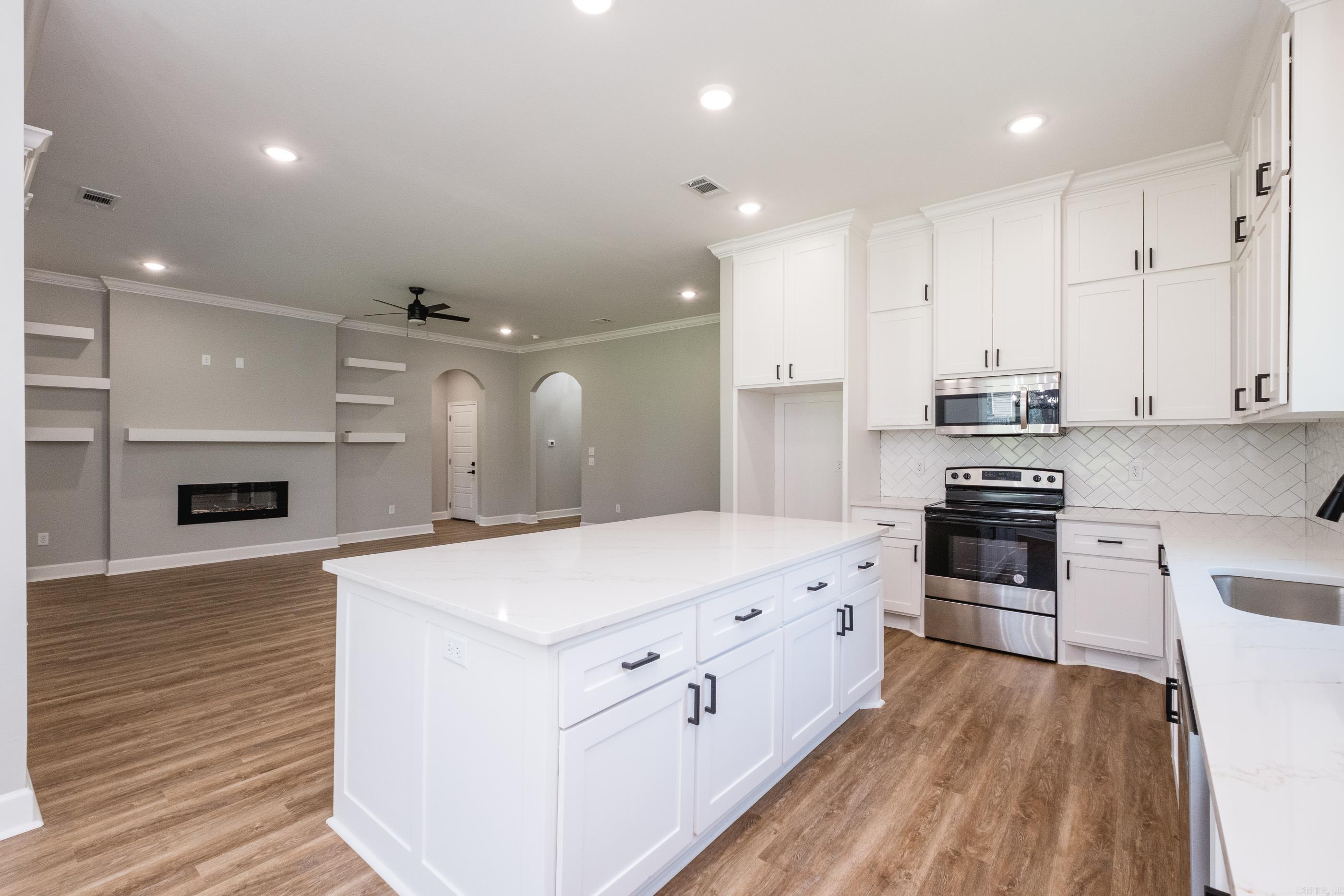 NORTHLAKE - Residential