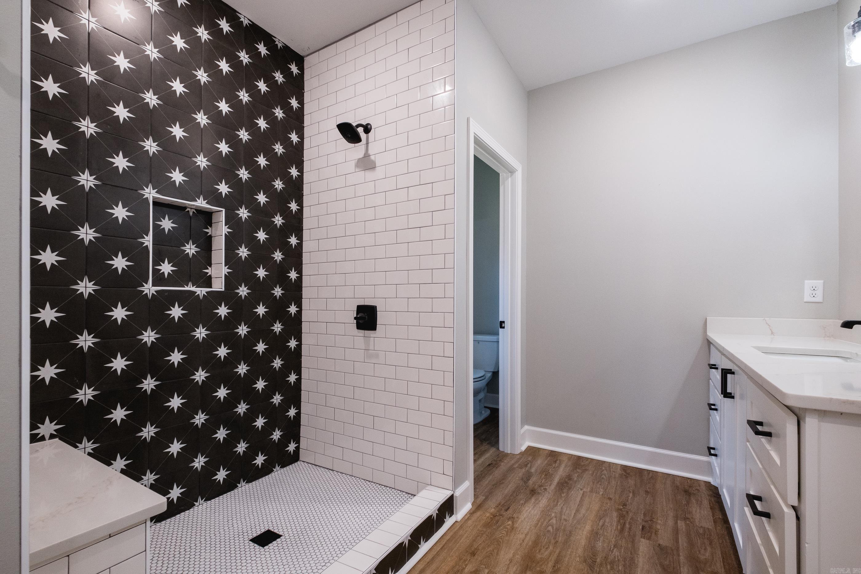 NORTHLAKE - Residential