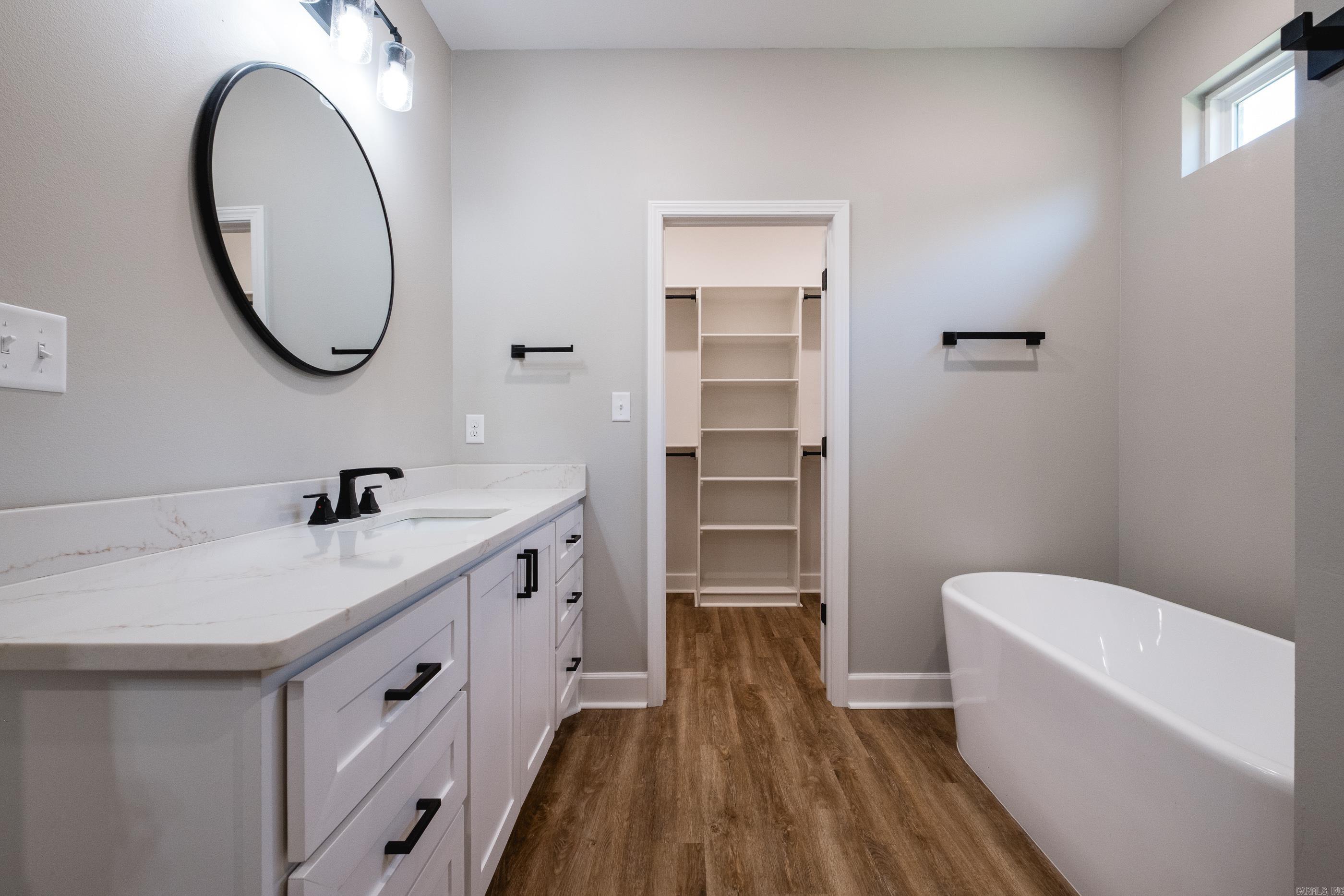 NORTHLAKE - Residential