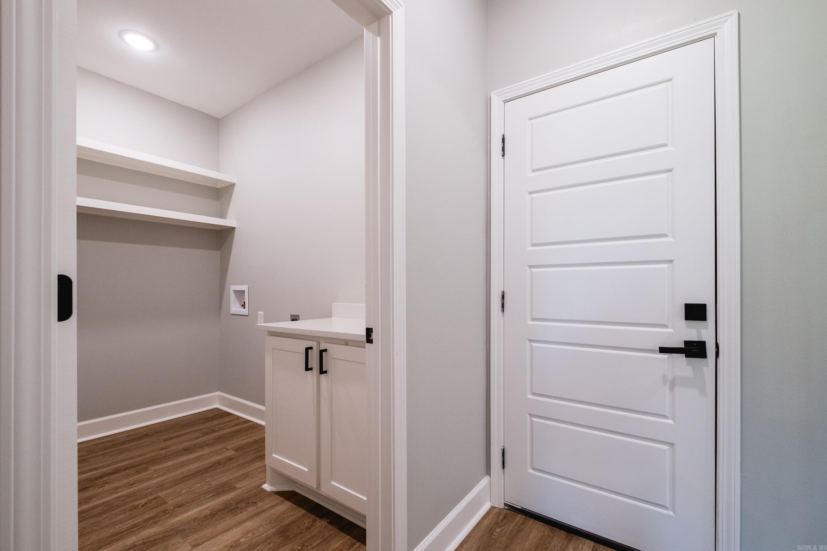 NORTHLAKE - Residential