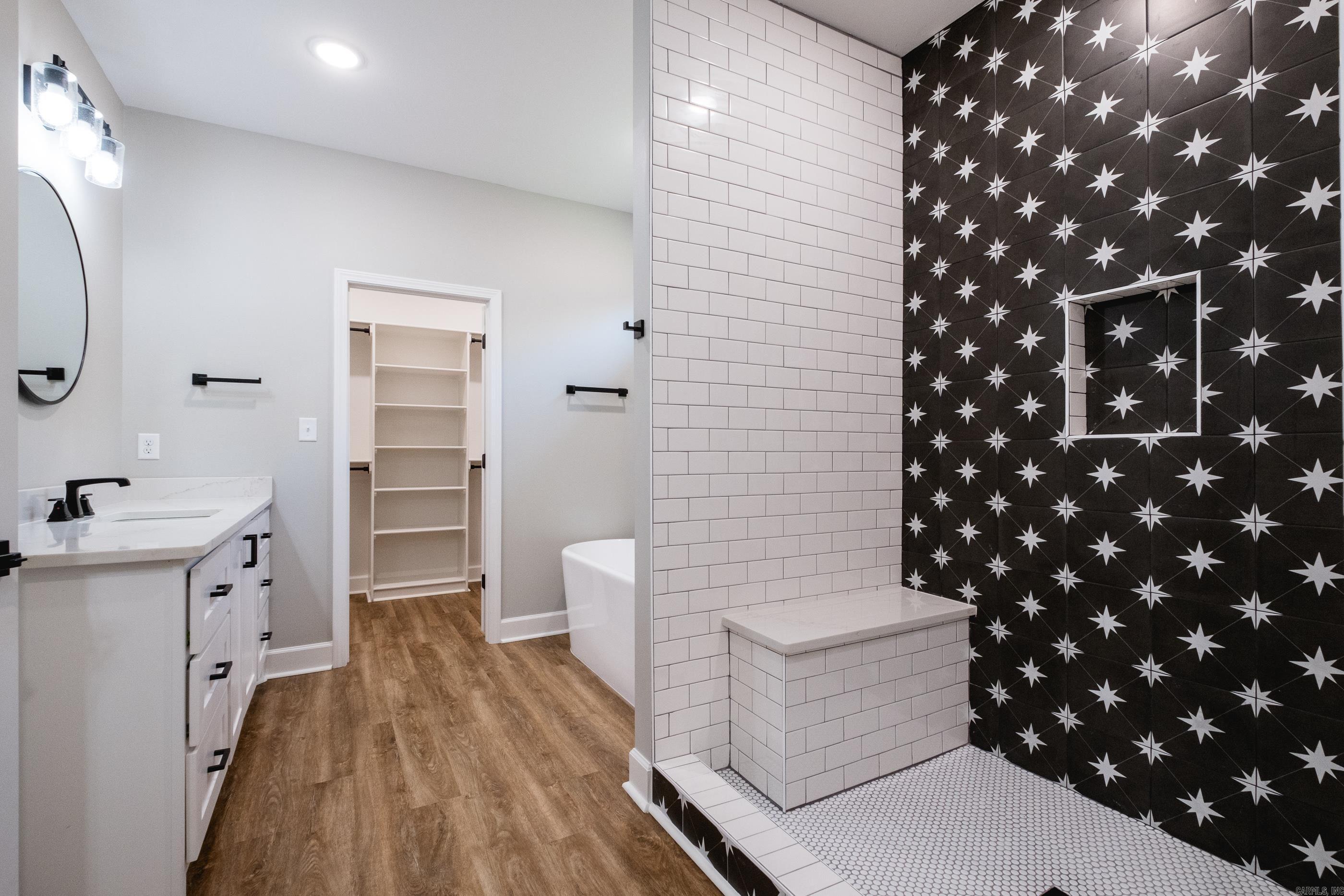 NORTHLAKE - Residential