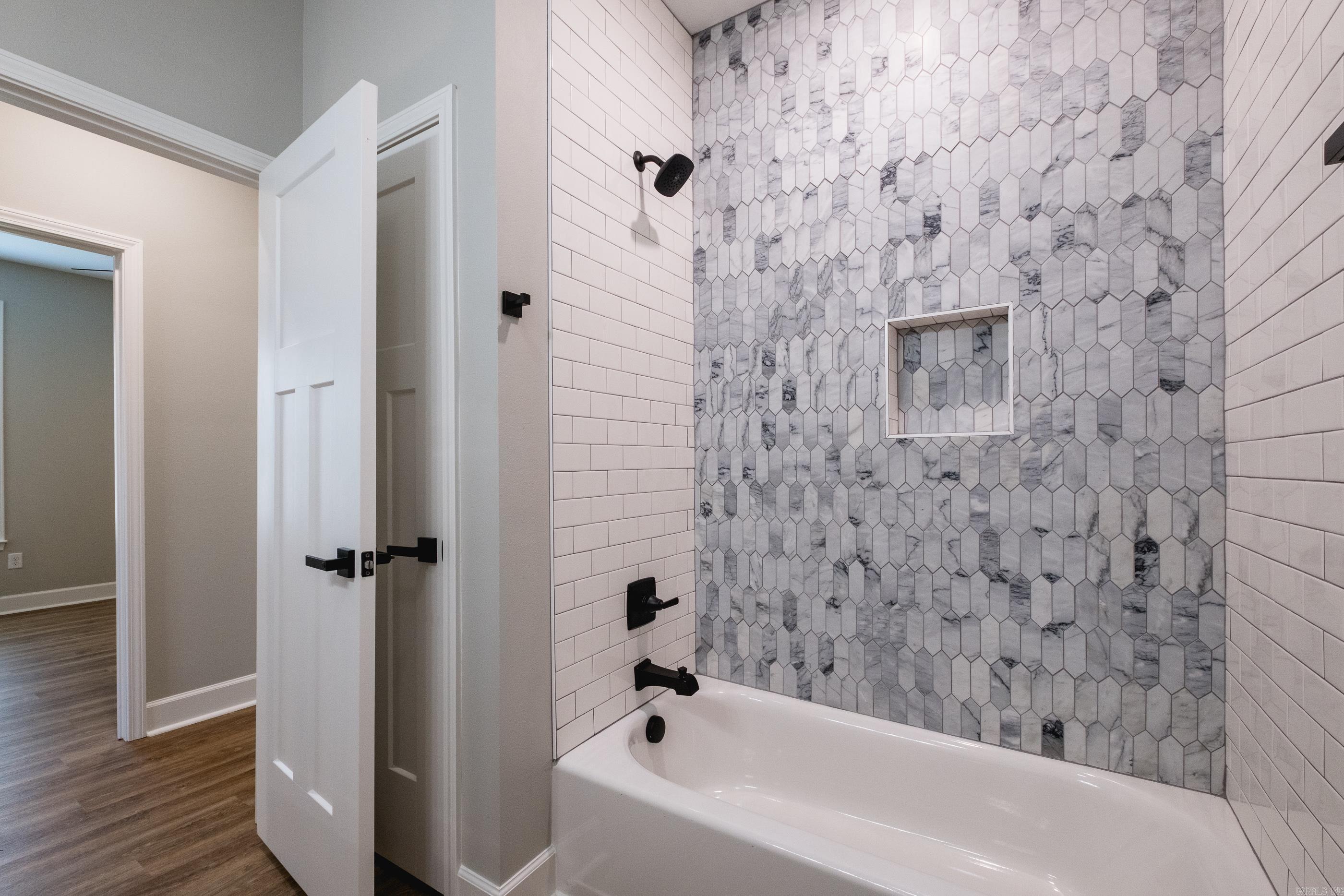 NORTHLAKE - Residential