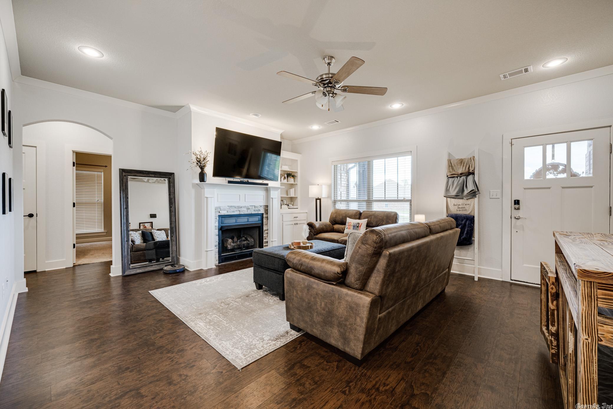 JEWELS ESTATES - Residential