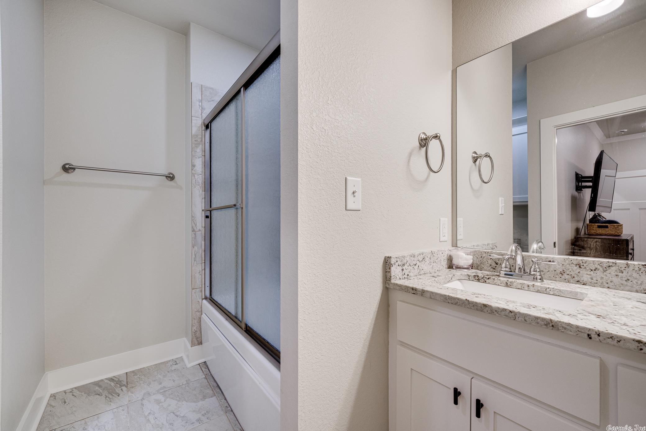 JEWELS ESTATES - Residential