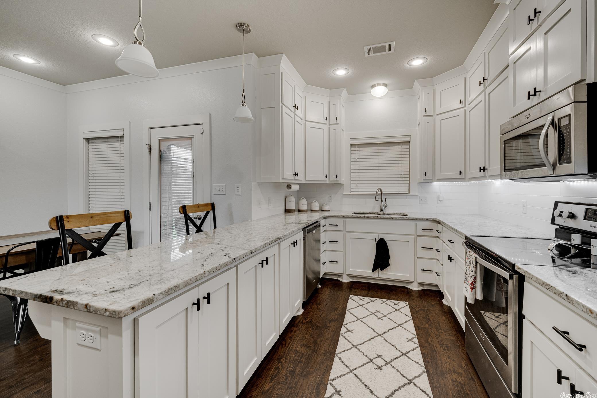 JEWELS ESTATES - Residential