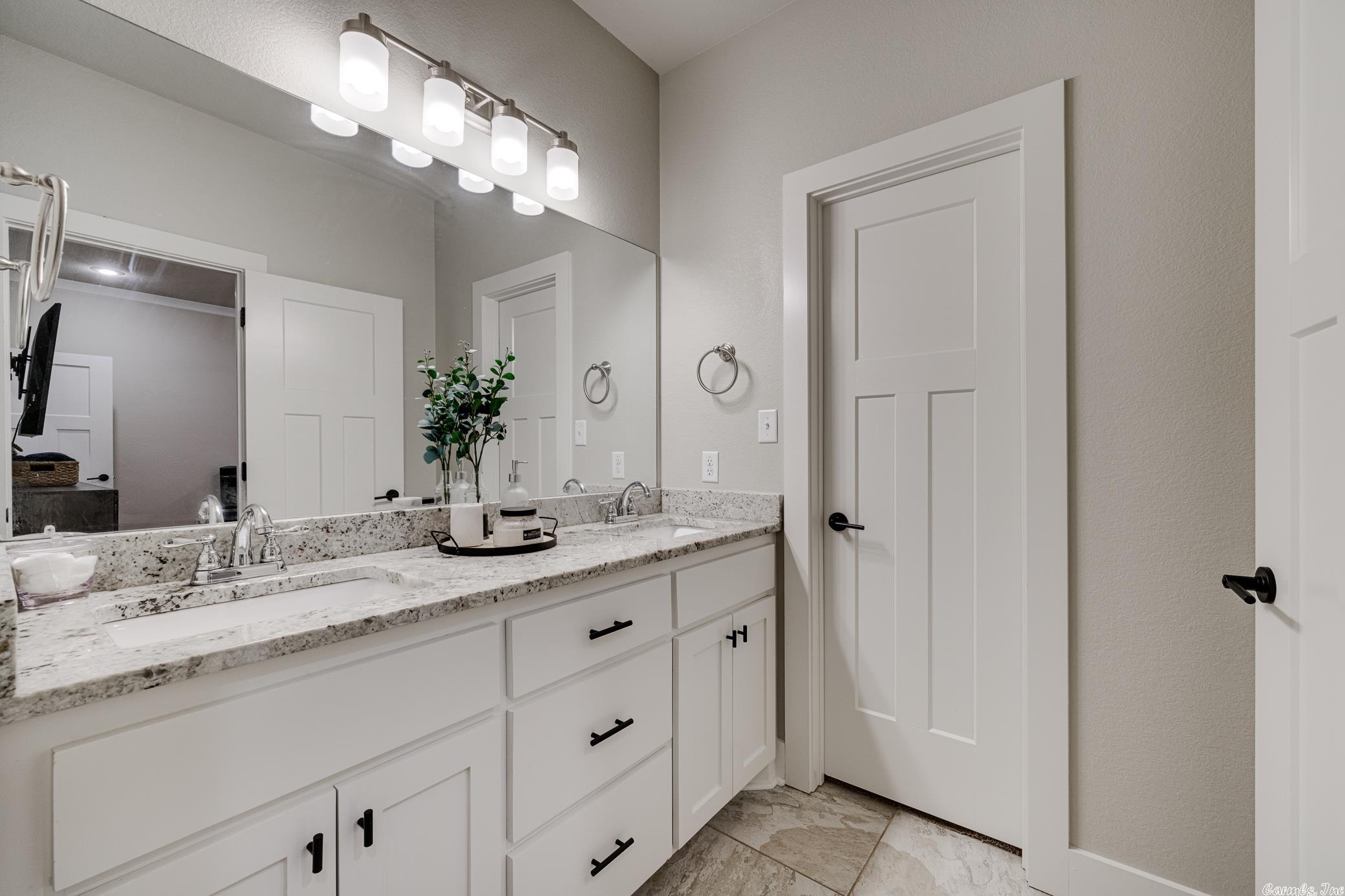JEWELS ESTATES - Residential