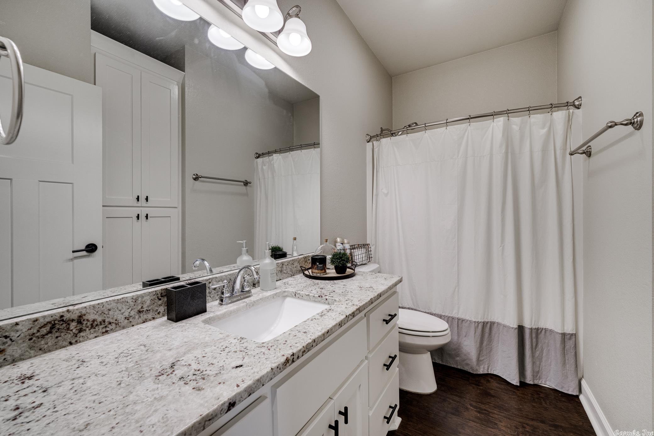 JEWELS ESTATES - Residential