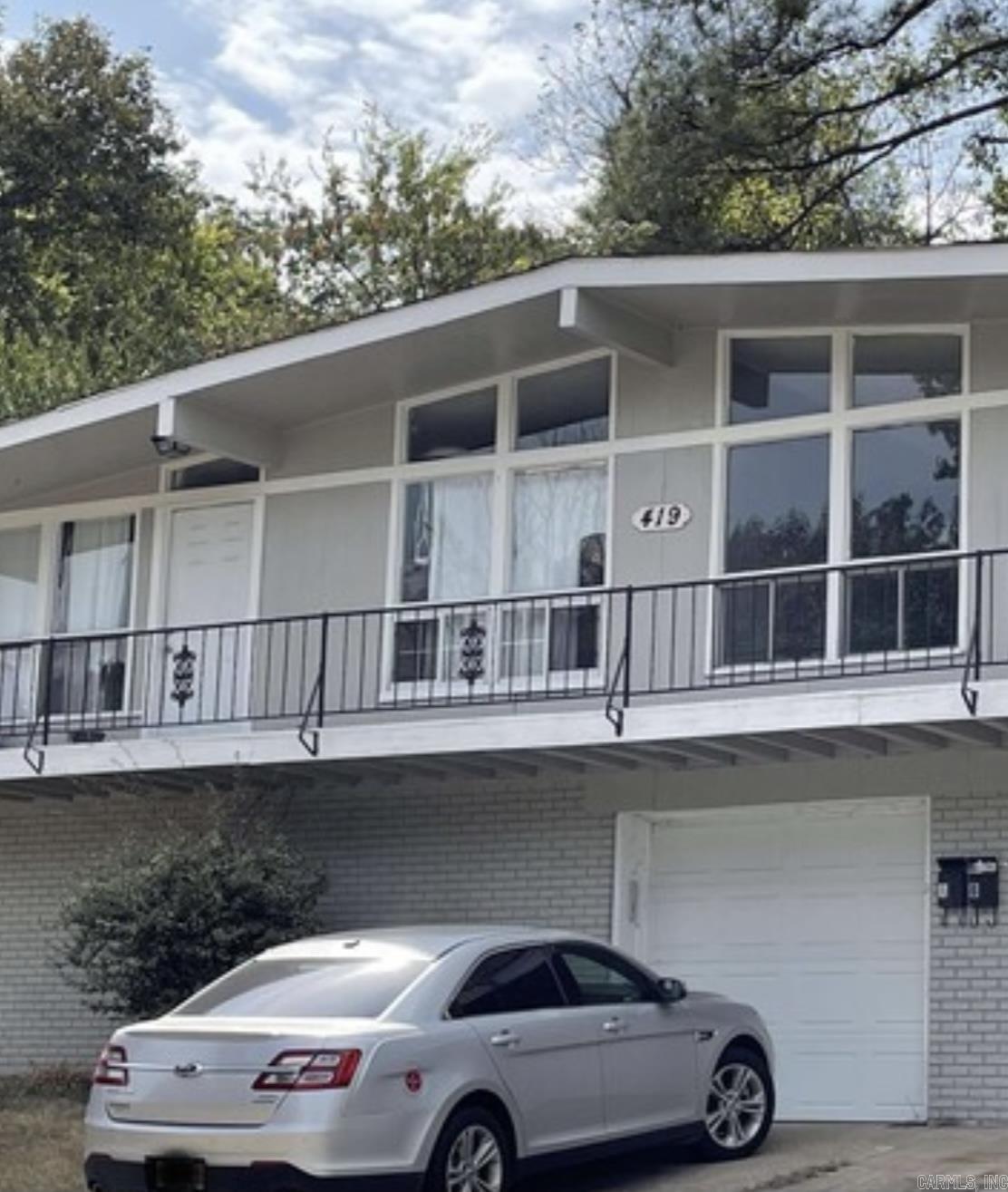 One bedroom one bathroom duplex. Completely updated! One car garage, fenced in back yard! Call today!