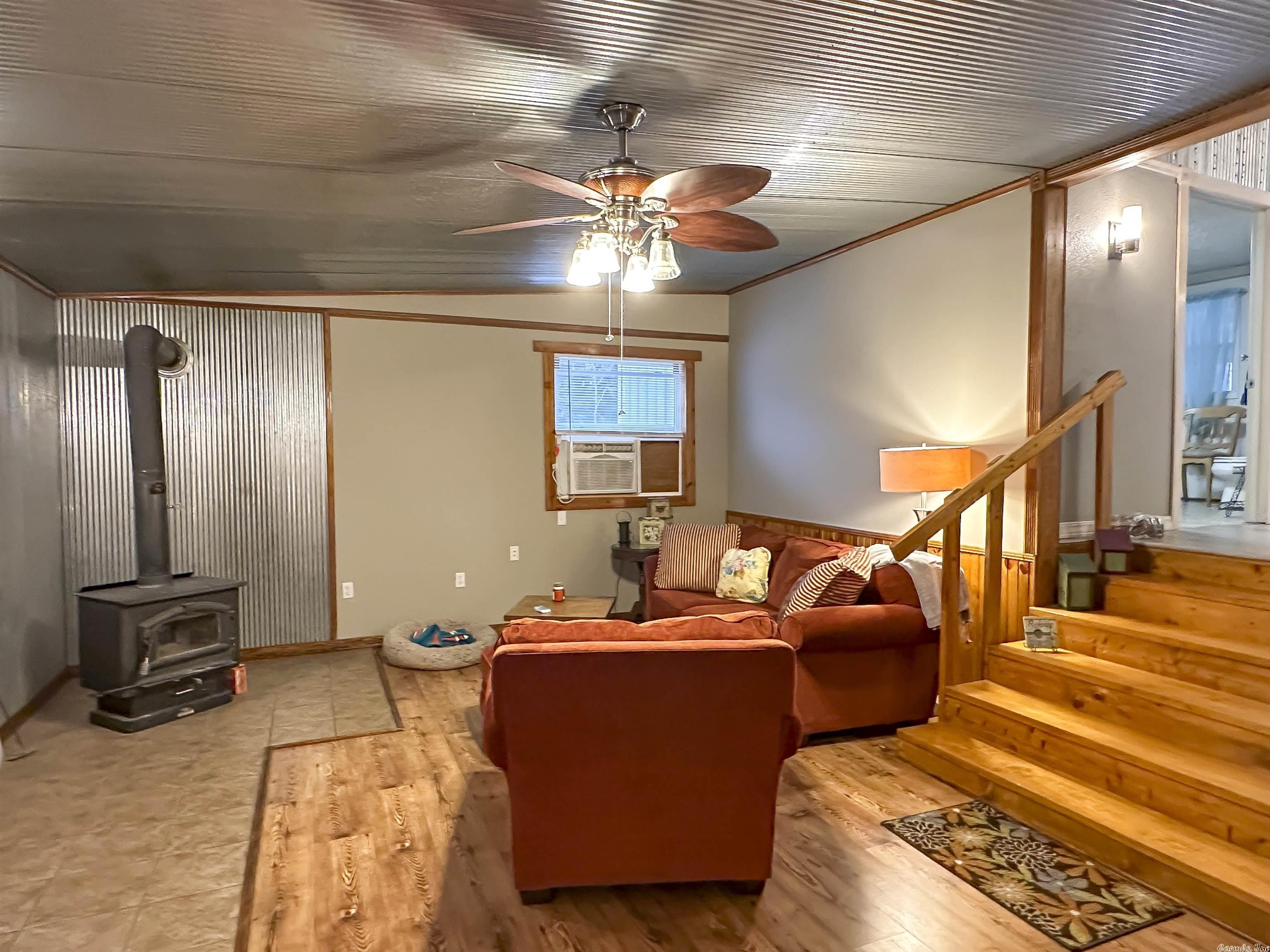 STINEY CORNER - Residential