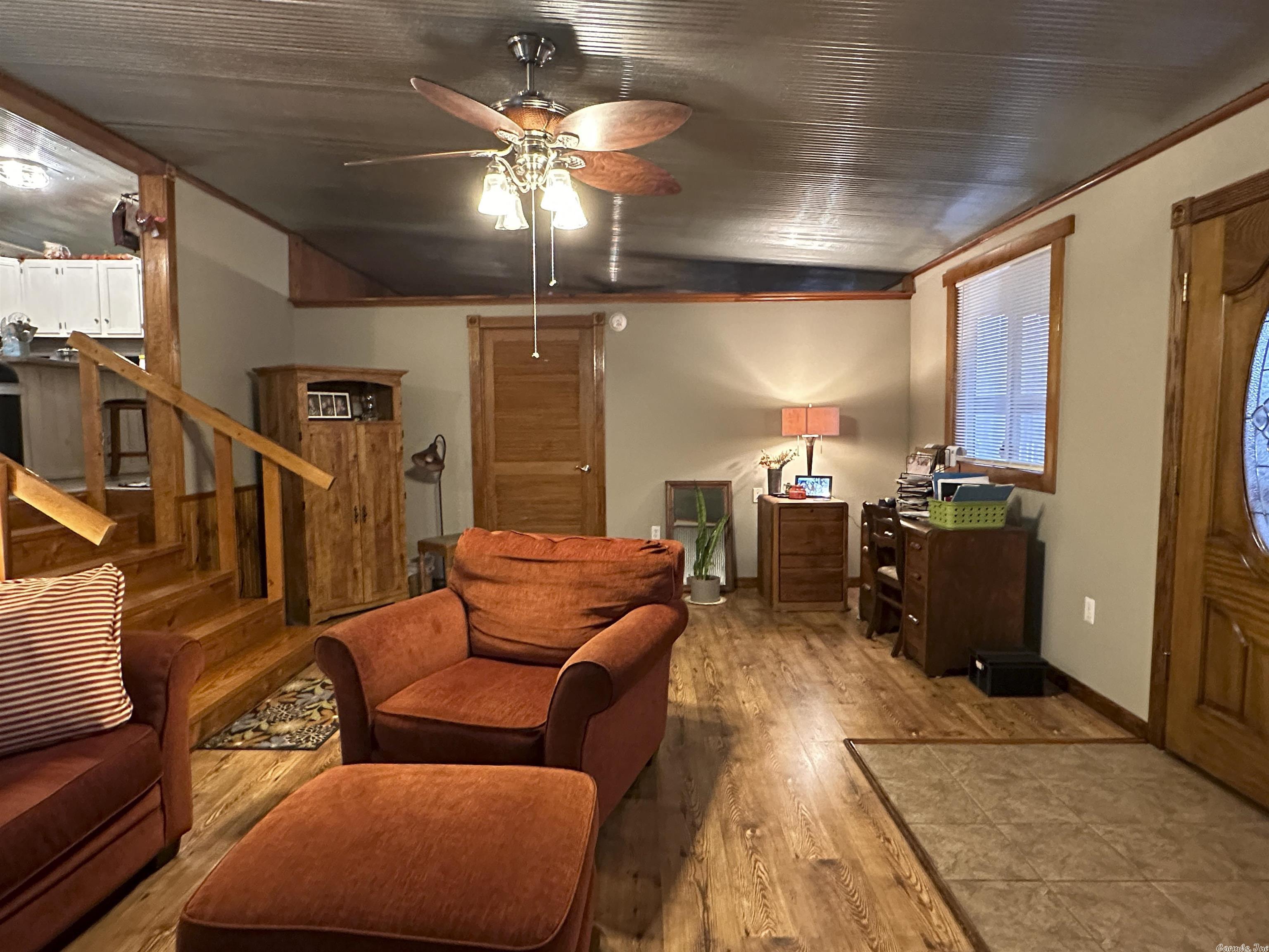 STINEY CORNER - Residential
