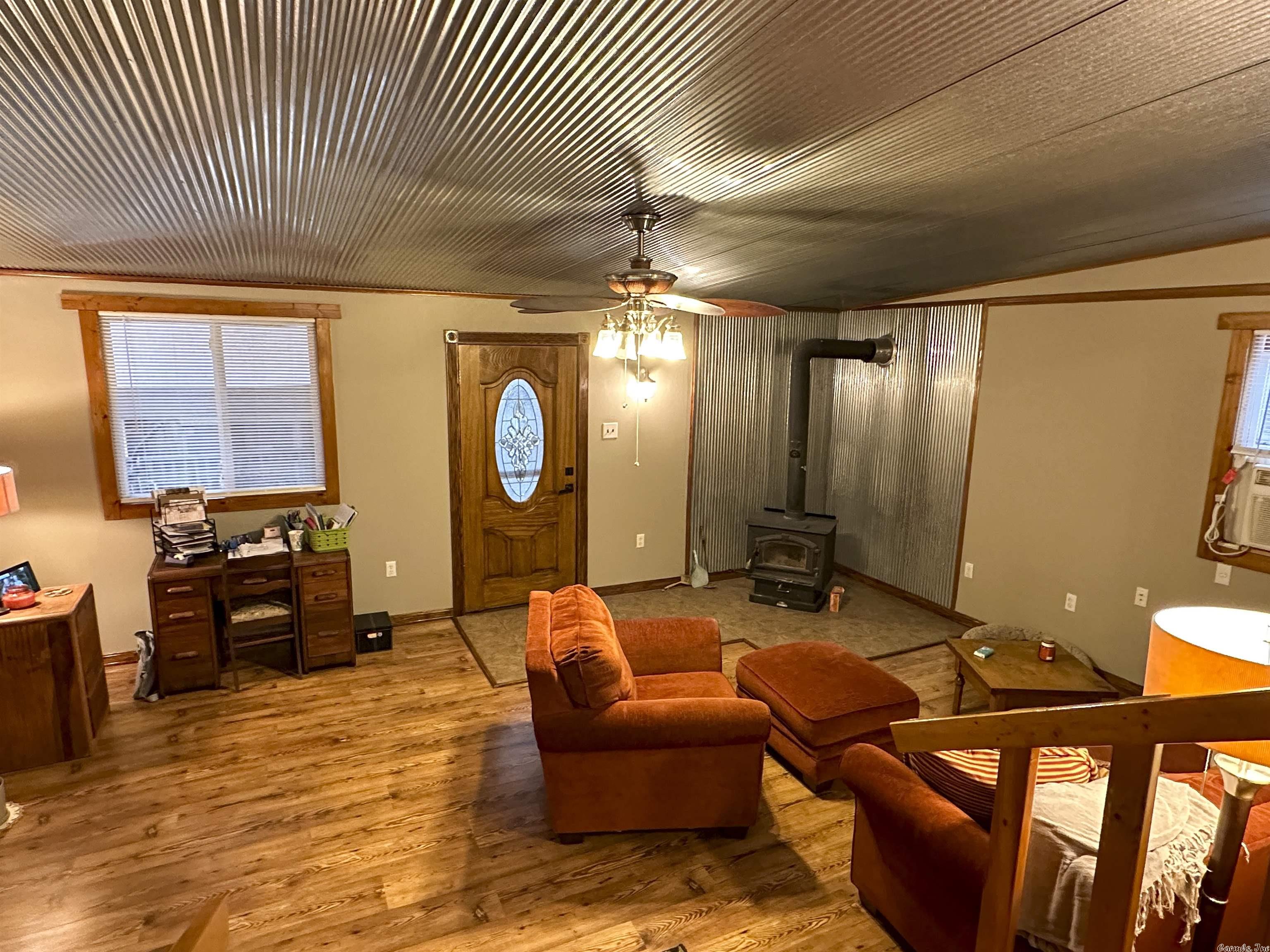 STINEY CORNER - Residential