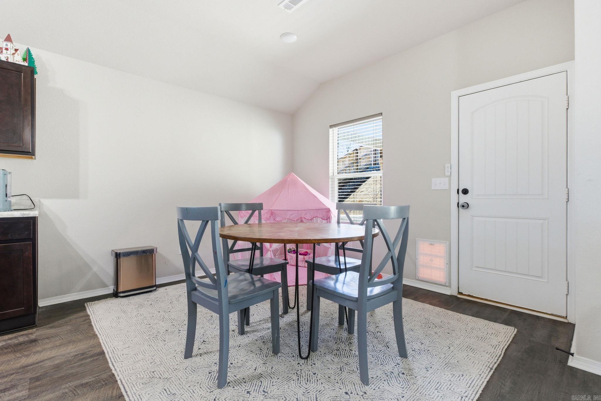 OAKLAND GROVE ESTATES - Residential