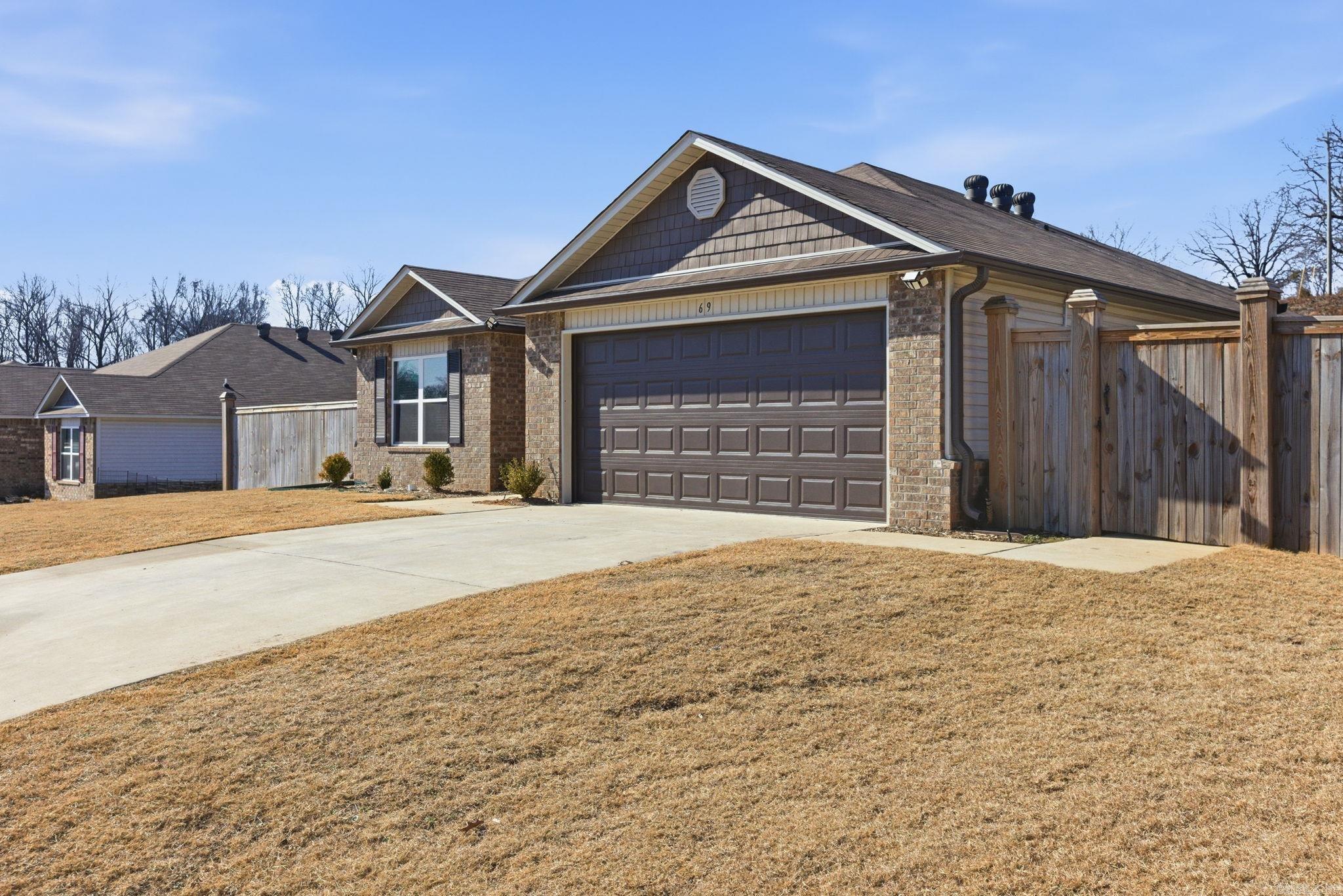 OAKLAND GROVE ESTATES - Residential
