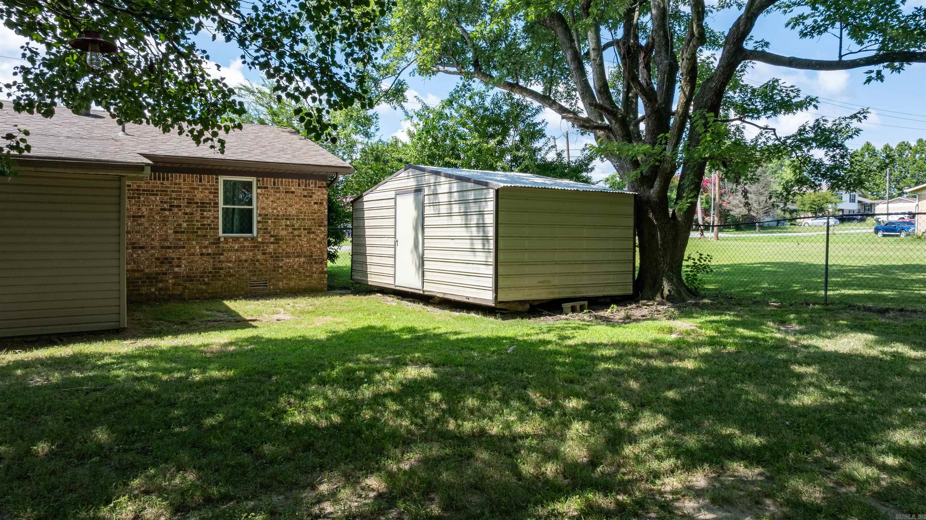 GREEN ACRES - Residential