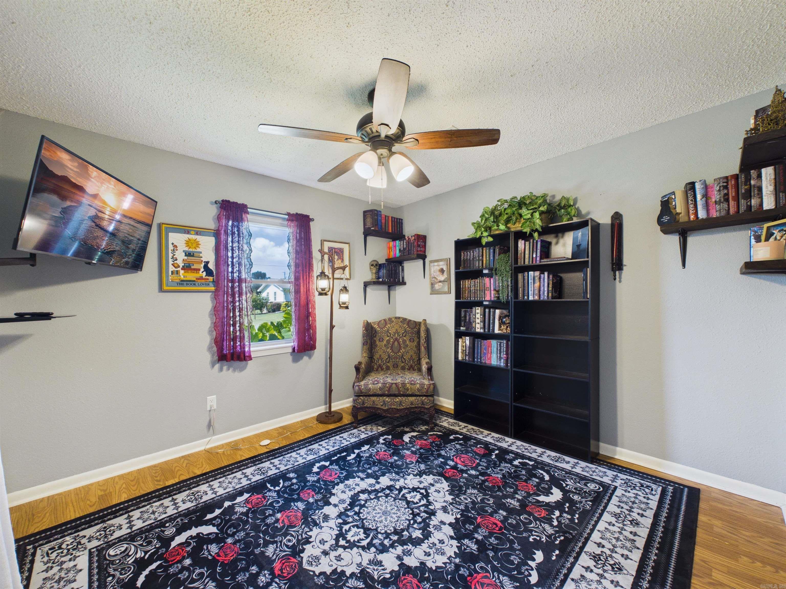 GREEN ACRES - Residential