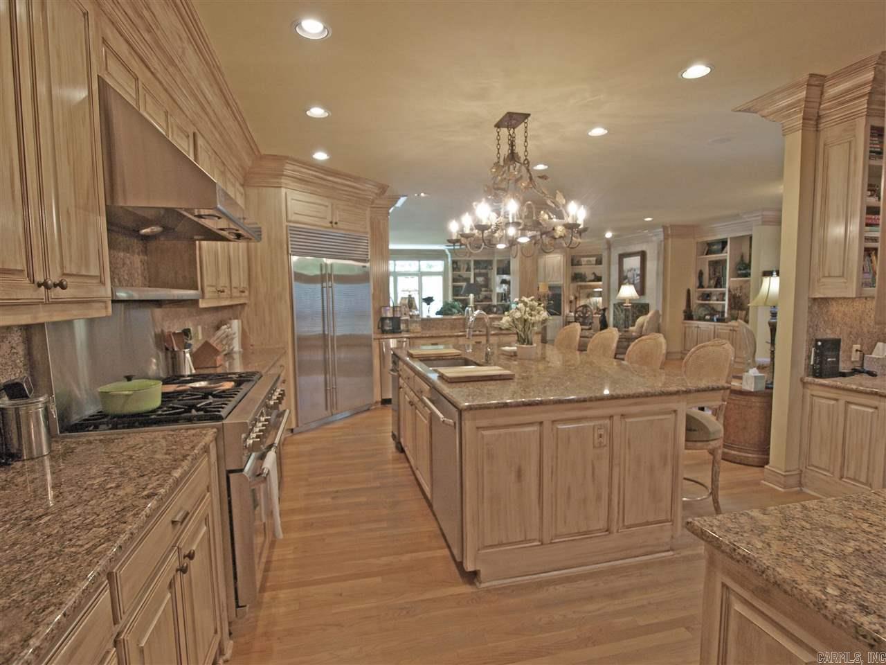 CHENAL DOWNS - Residential