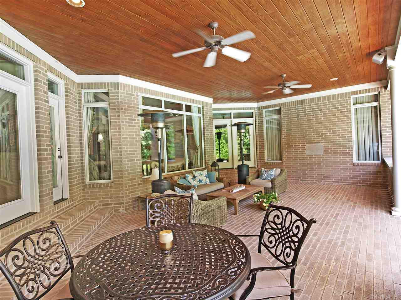 CHENAL DOWNS - Residential