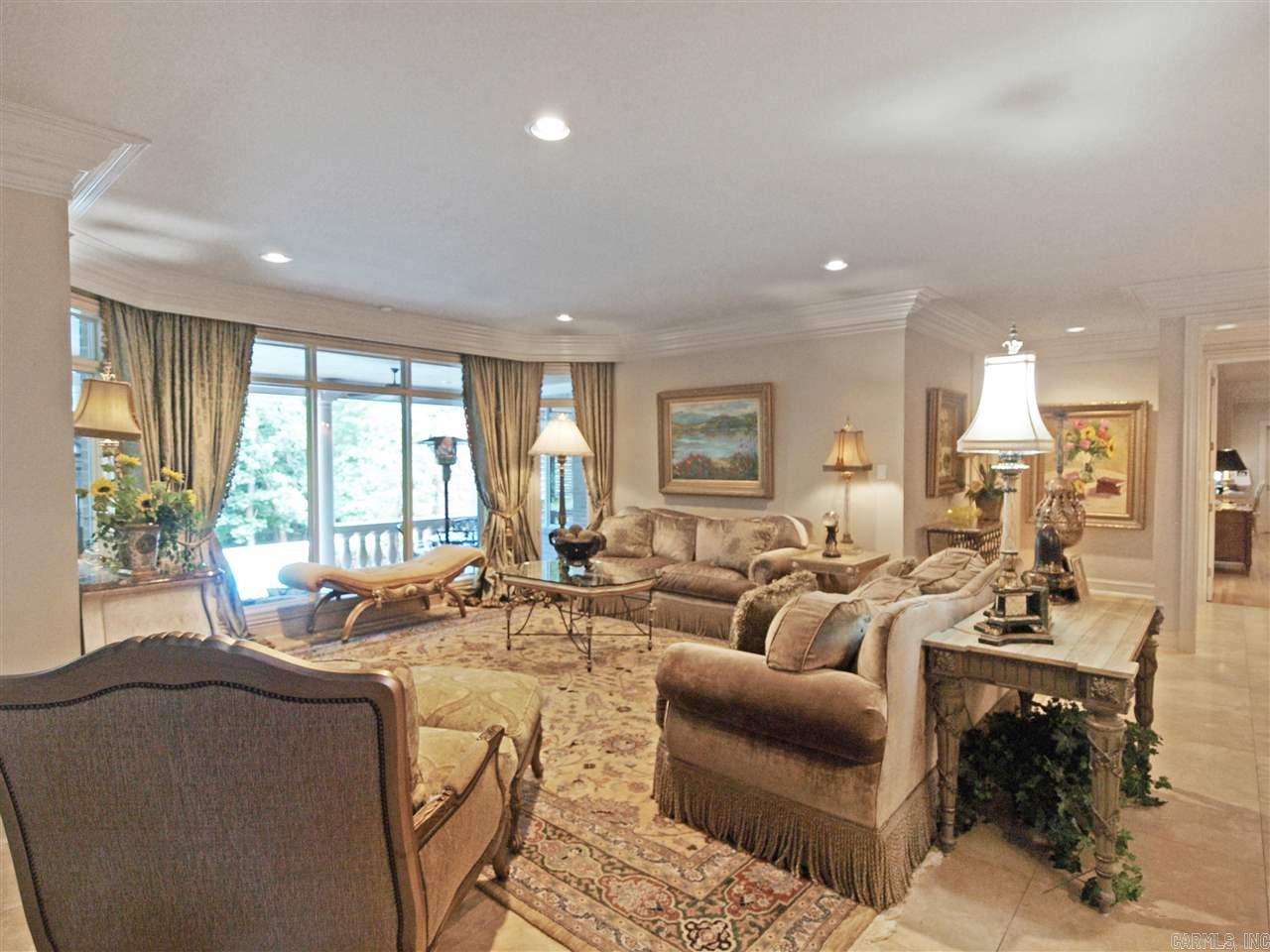 CHENAL DOWNS - Residential