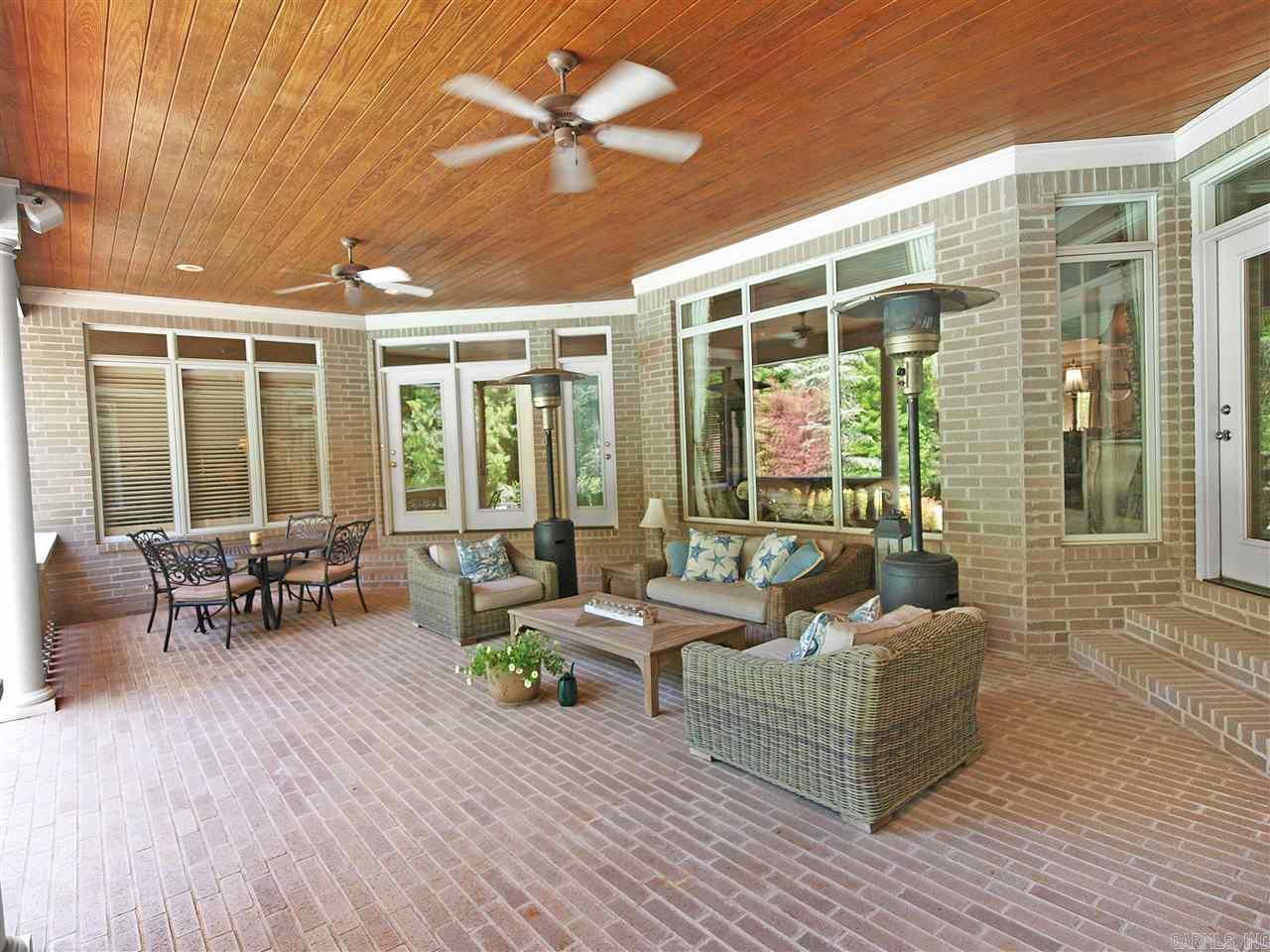 CHENAL DOWNS - Residential