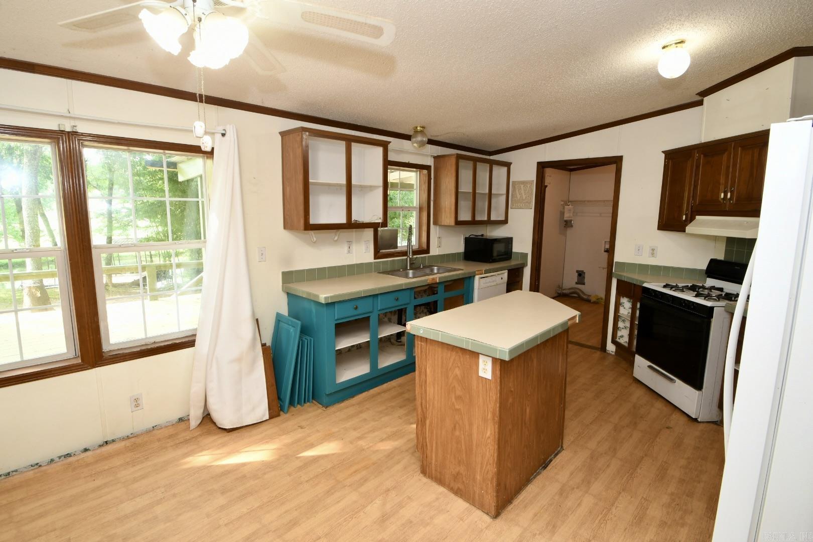 WISHFUL THINKING LAKE ESTATES - Residential