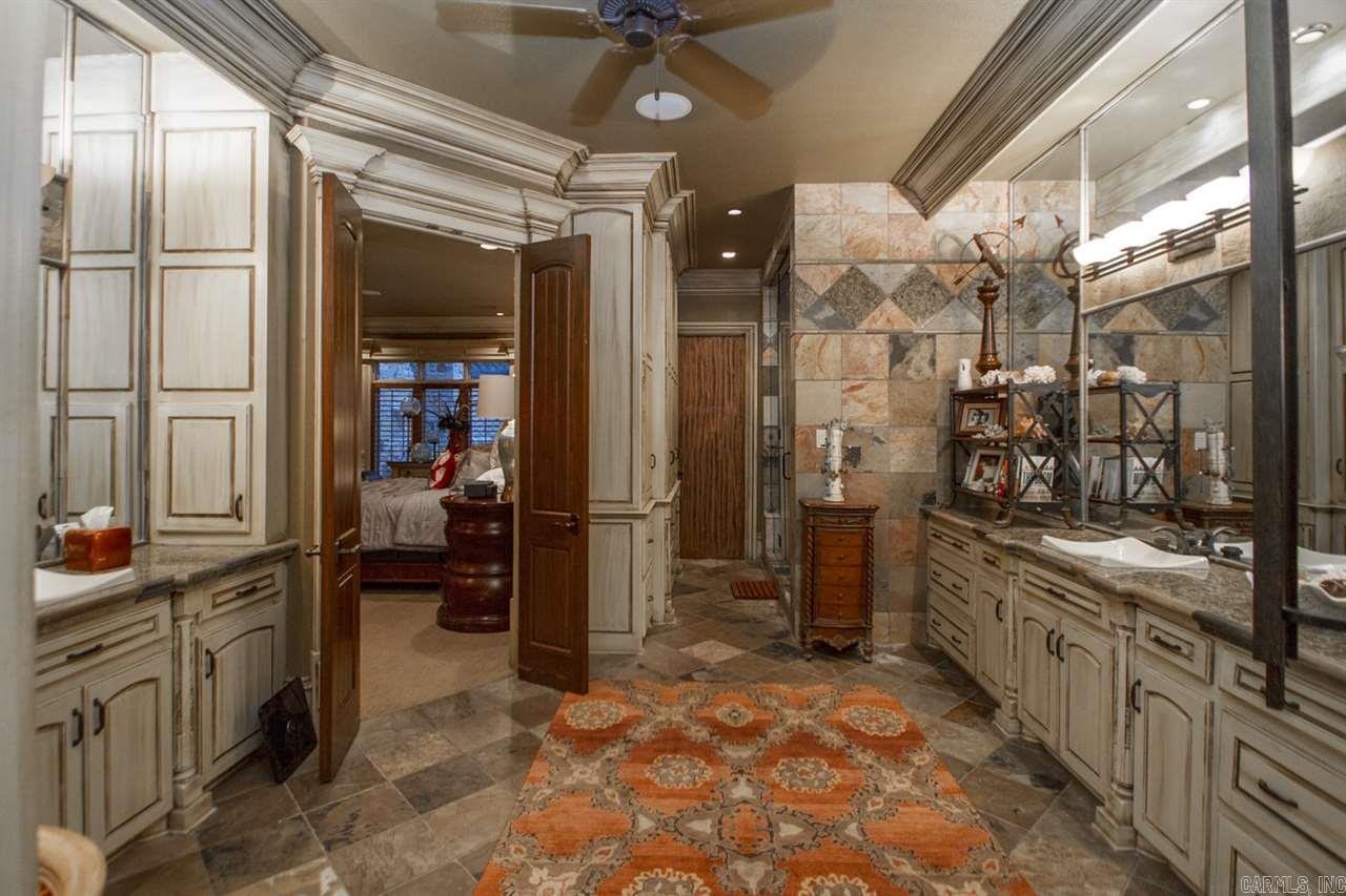 CHENAL DOWNS - Residential