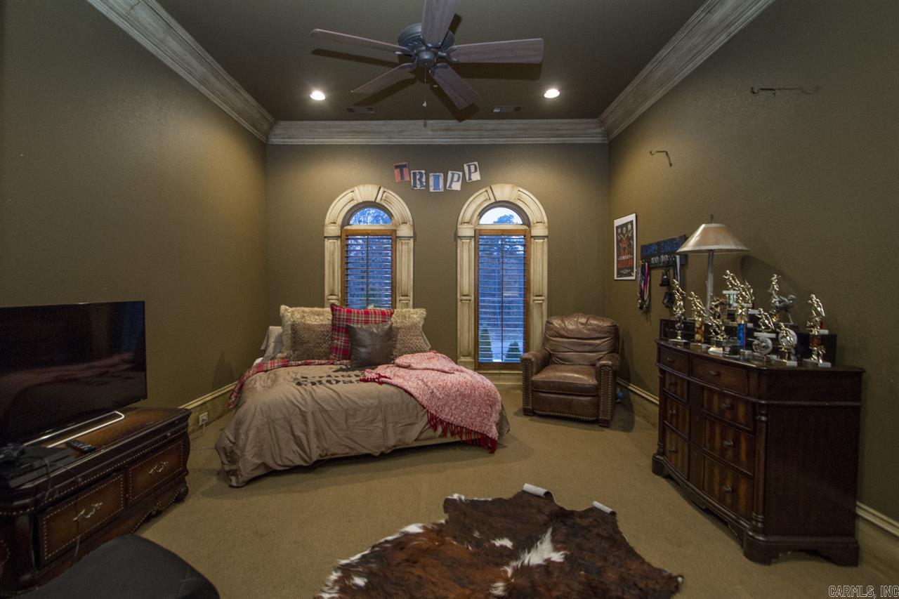 CHENAL DOWNS - Residential