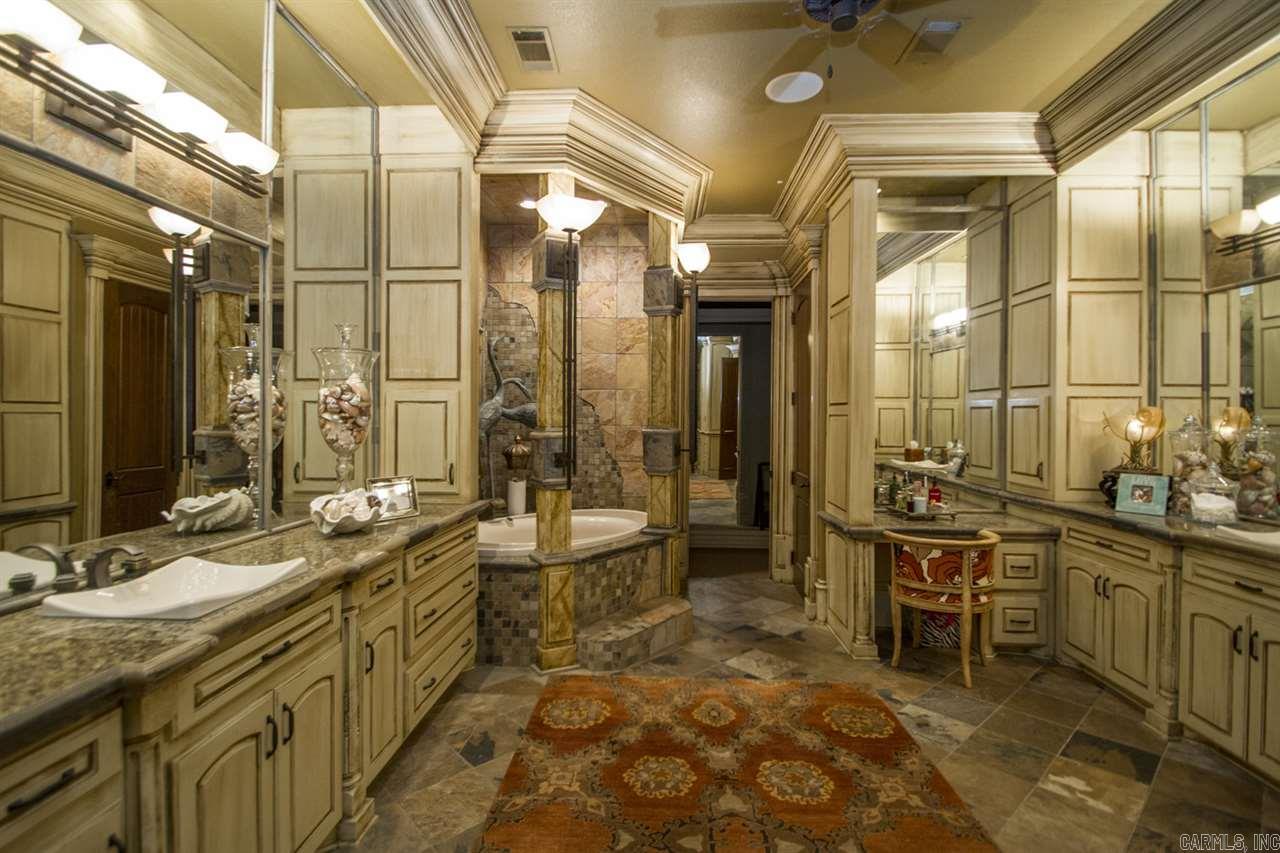 CHENAL DOWNS - Residential