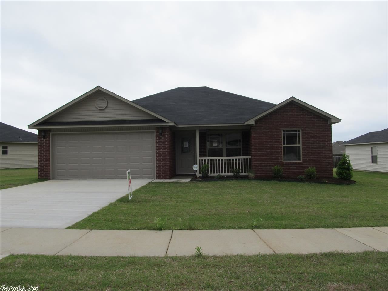 Wonderful SPLIT-FLOORPLAN Home, Master Bedroom separate from the other two bedrooms and beautiful Counter Tops in kitchen. Rausch Coleman is excited to offer our Limited Lifetime Warranty on all new Rausch Coleman Homes! Just minutes away from shopping, and restaurants.