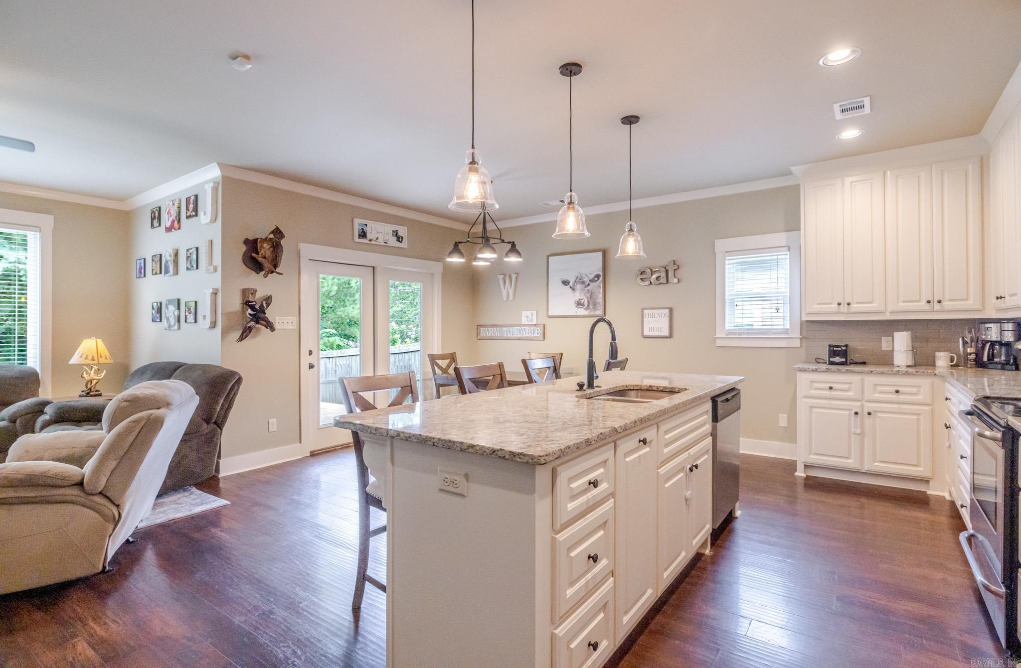 HALEY COURT - Residential