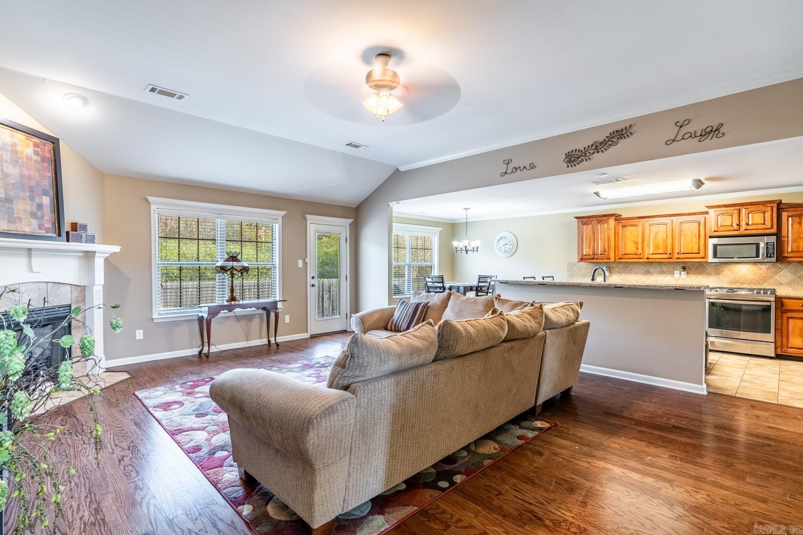 KINGS CROSSING - Residential