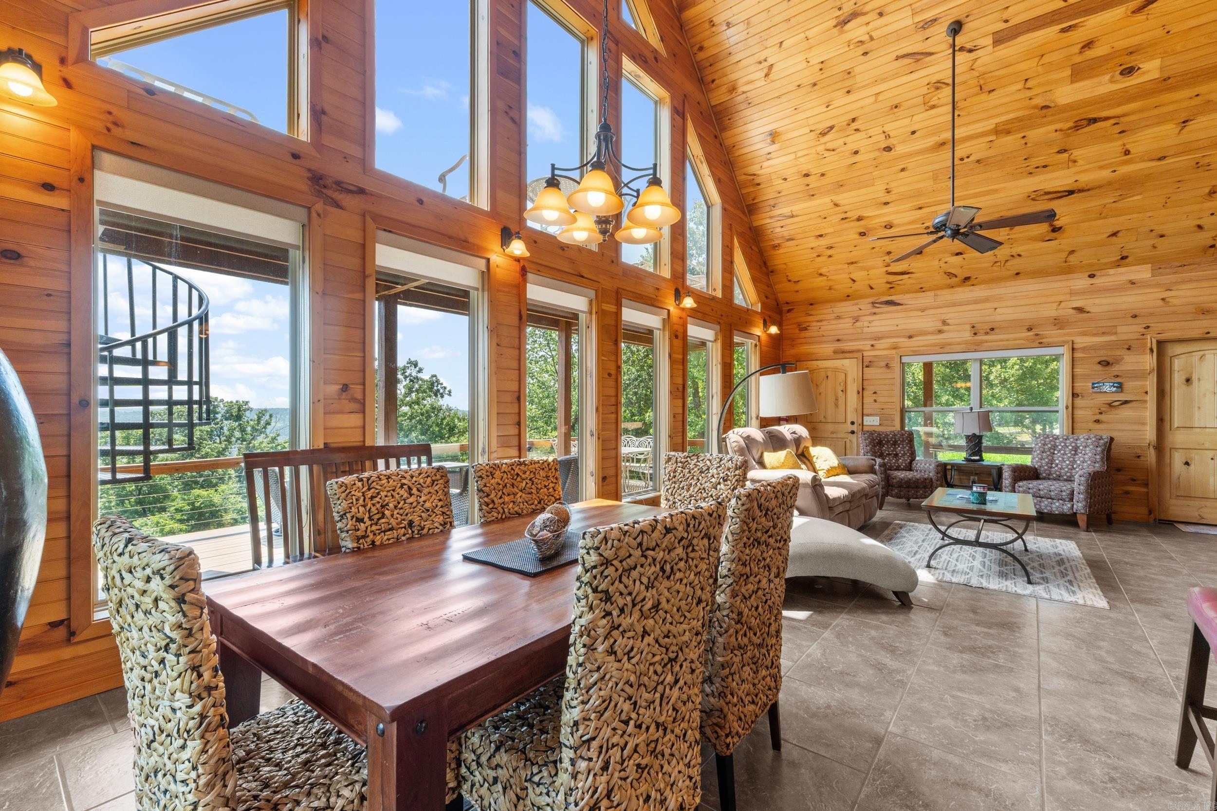 ROBINSON POINT ESTATES - Residential