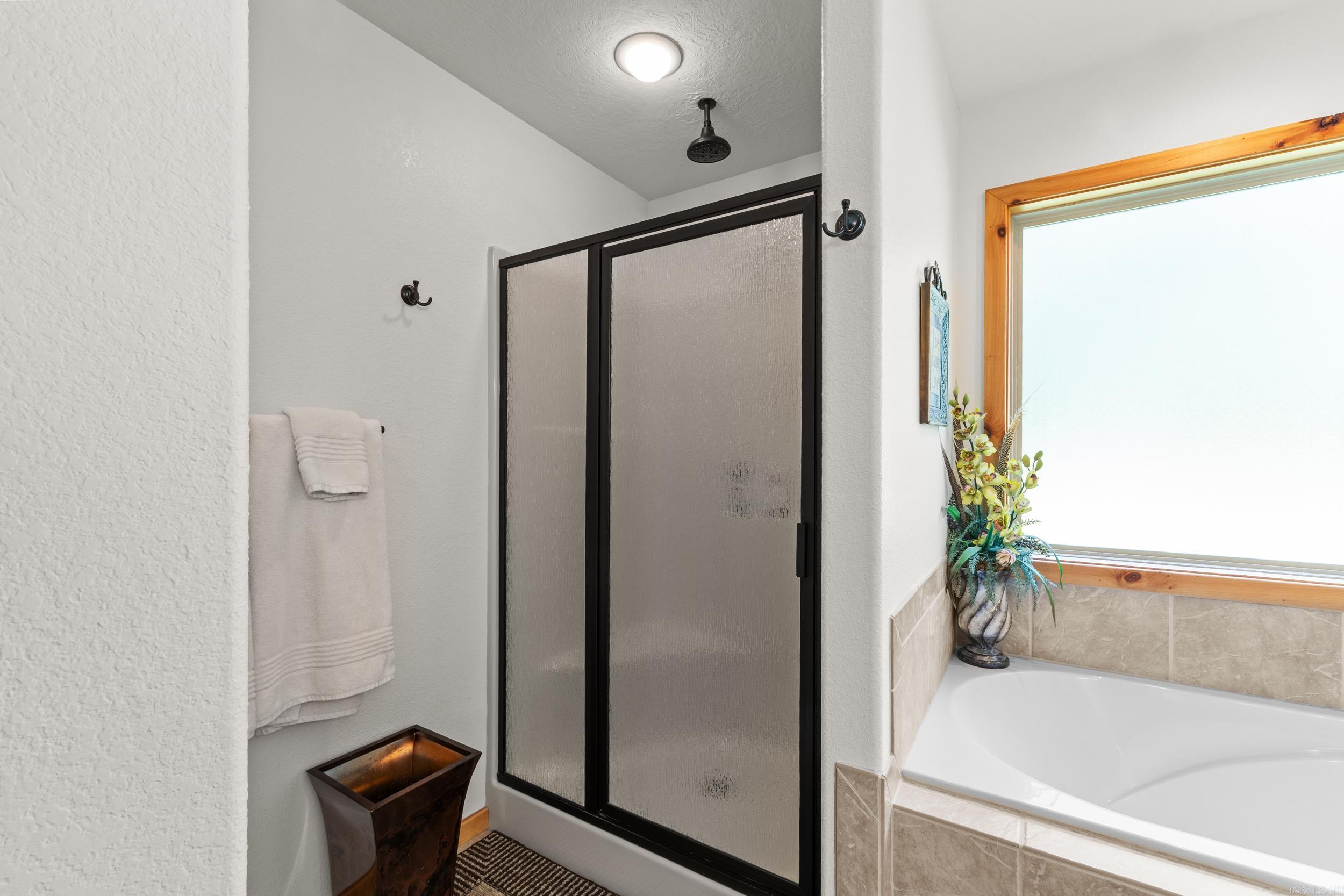 ROBINSON POINT ESTATES - Residential
