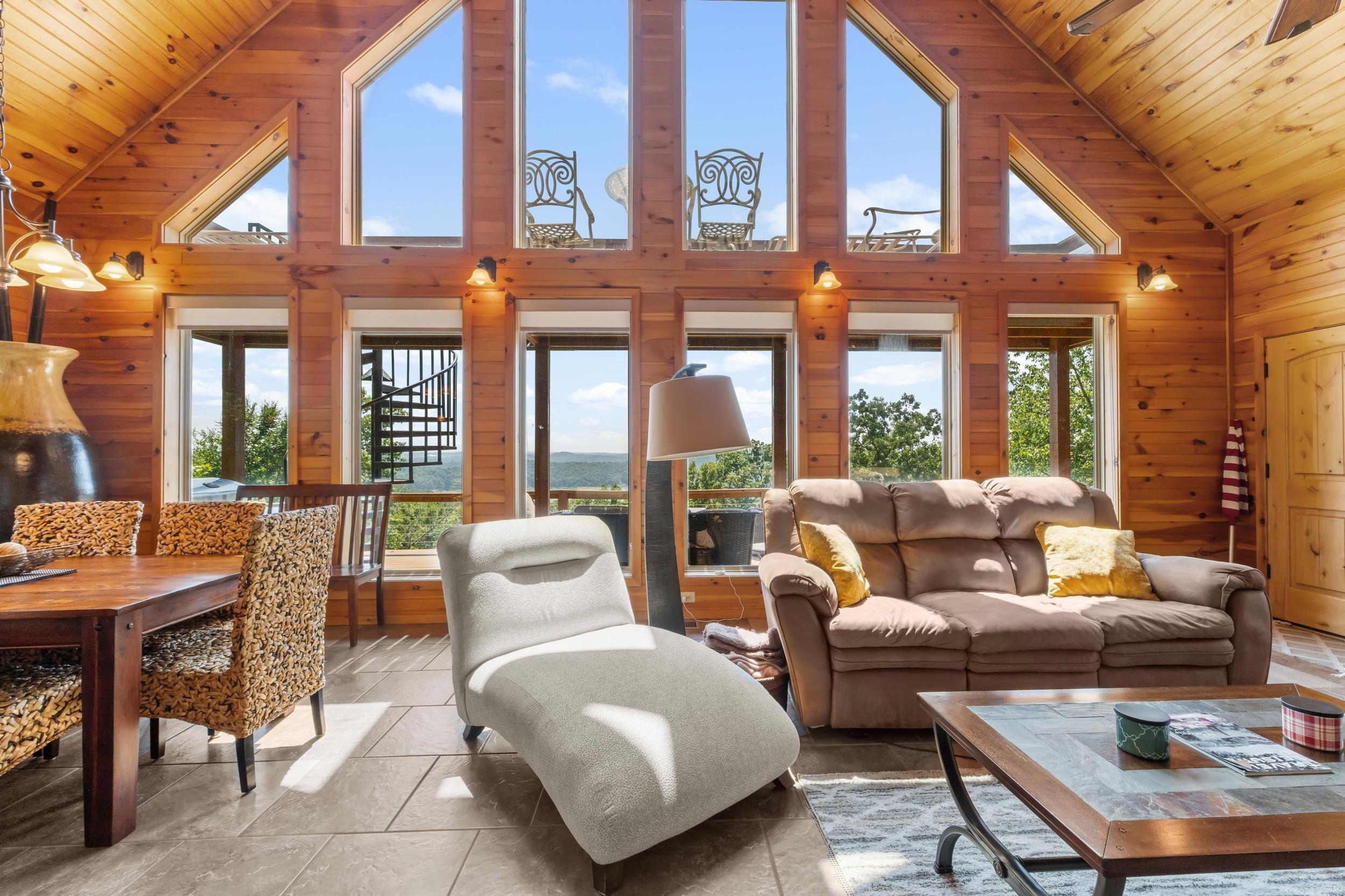 ROBINSON POINT ESTATES - Residential
