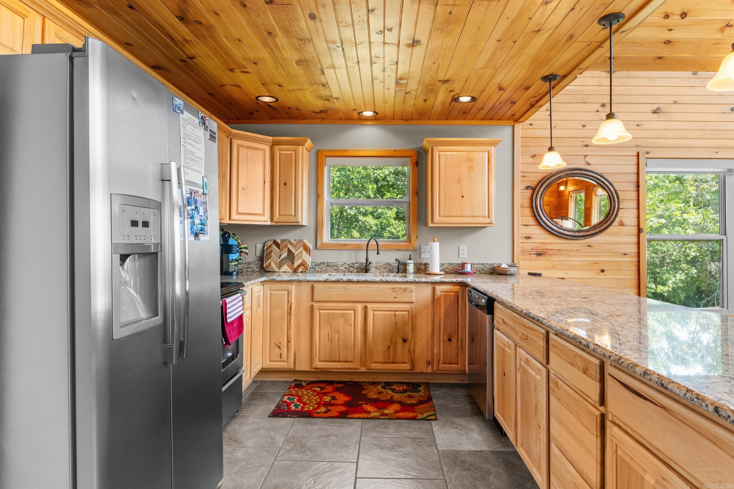ROBINSON POINT ESTATES - Residential
