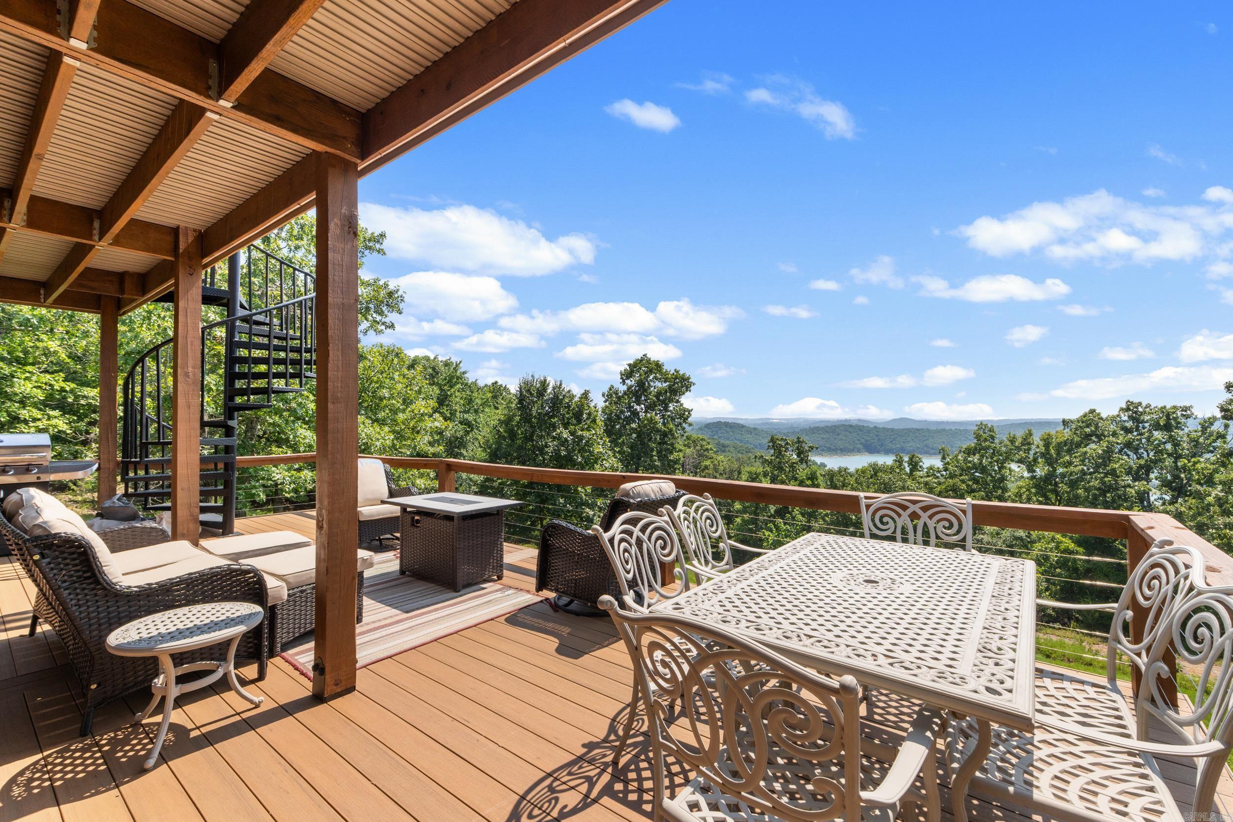 ROBINSON POINT ESTATES - Residential