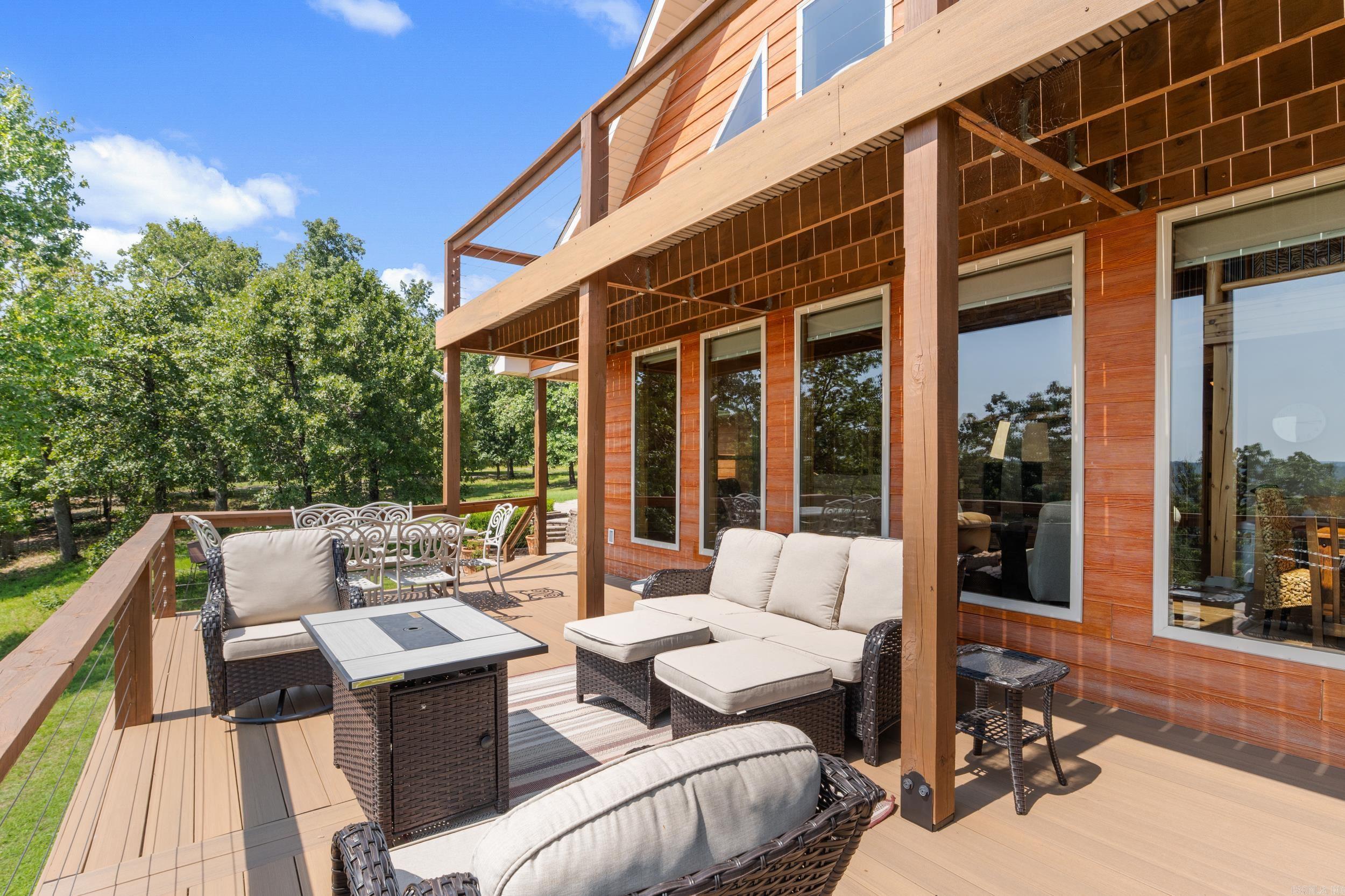 ROBINSON POINT ESTATES - Residential