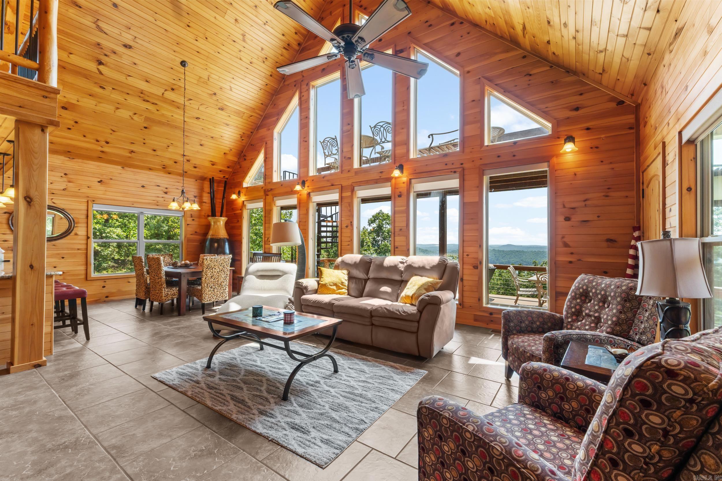 ROBINSON POINT ESTATES - Residential