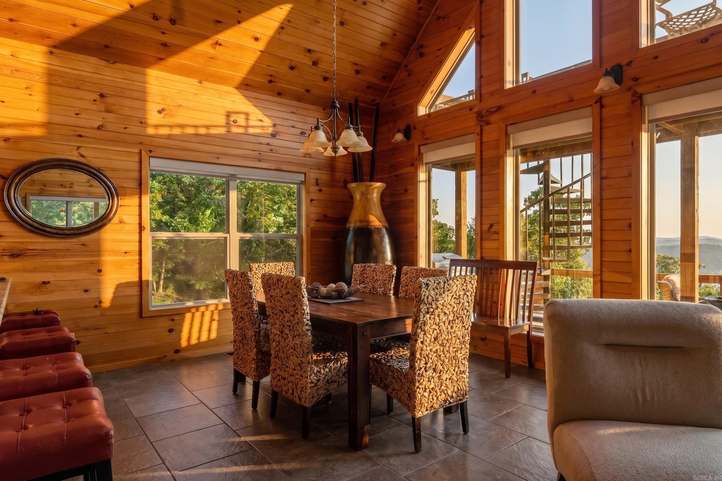 ROBINSON POINT ESTATES - Residential