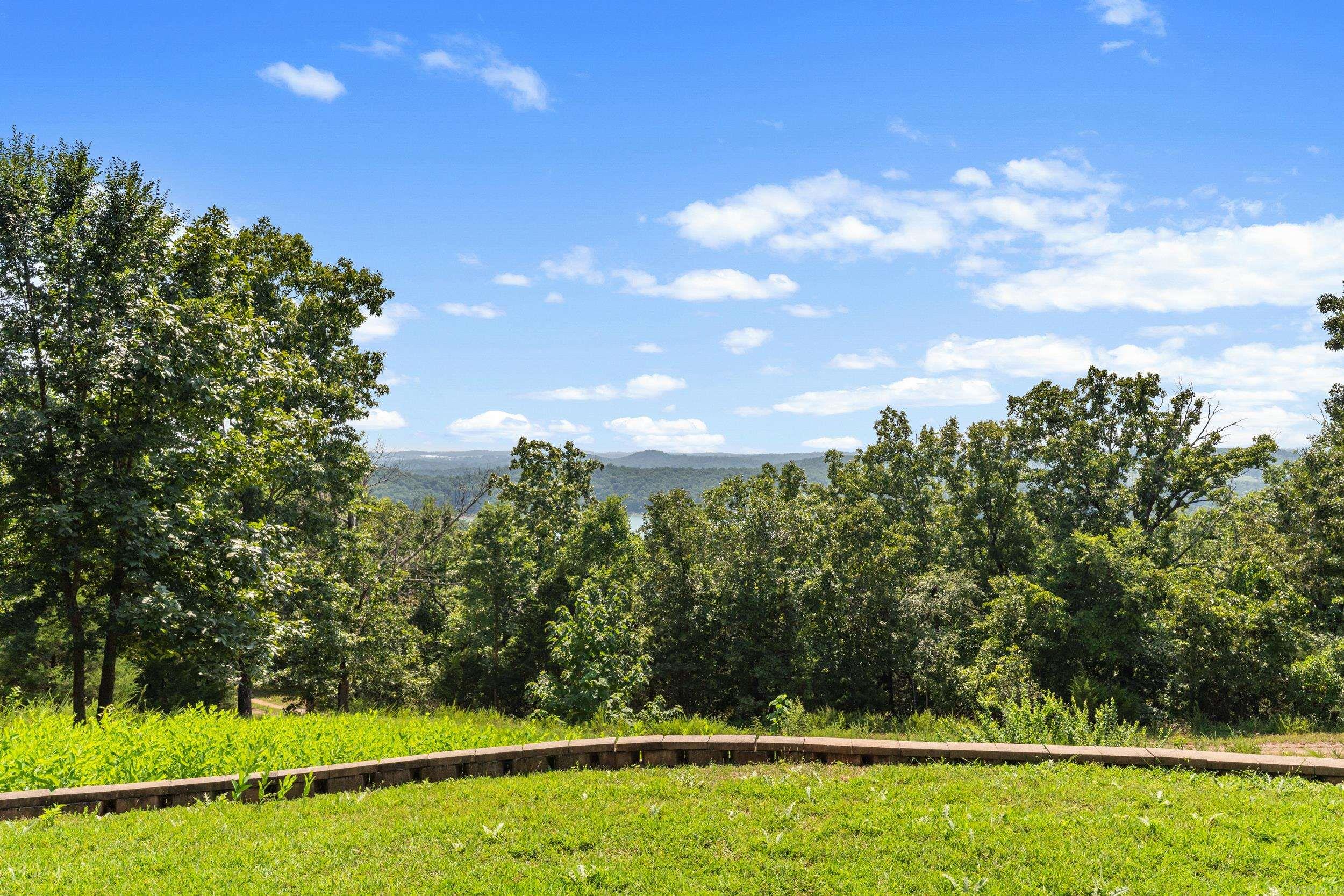 ROBINSON POINT ESTATES - Residential