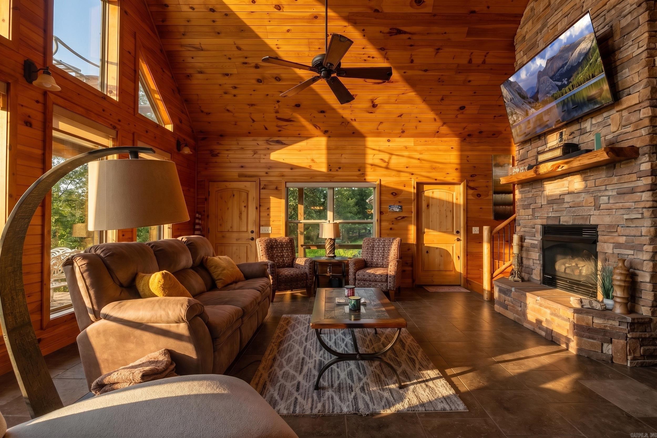 ROBINSON POINT ESTATES - Residential