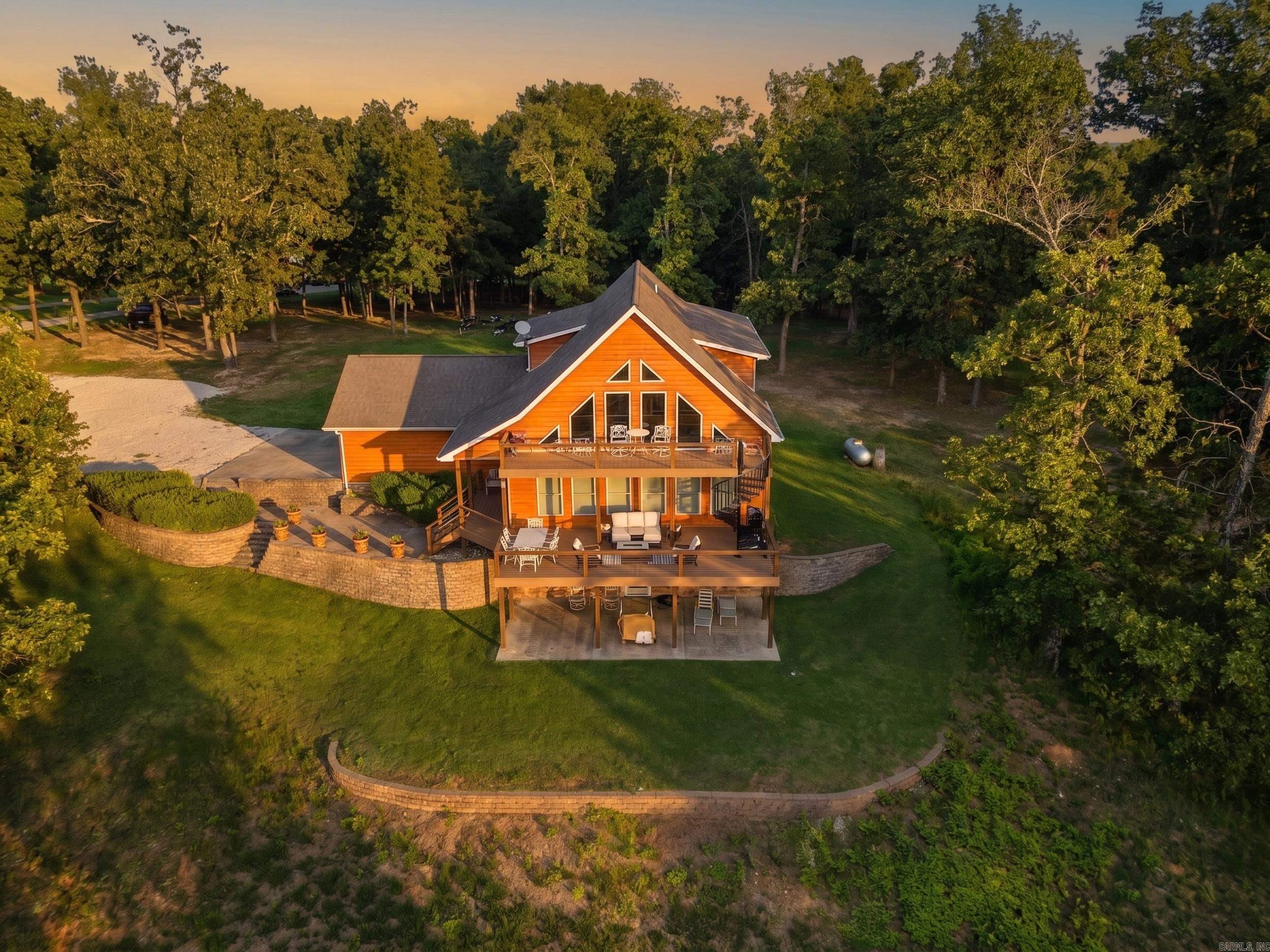 ROBINSON POINT ESTATES - Residential