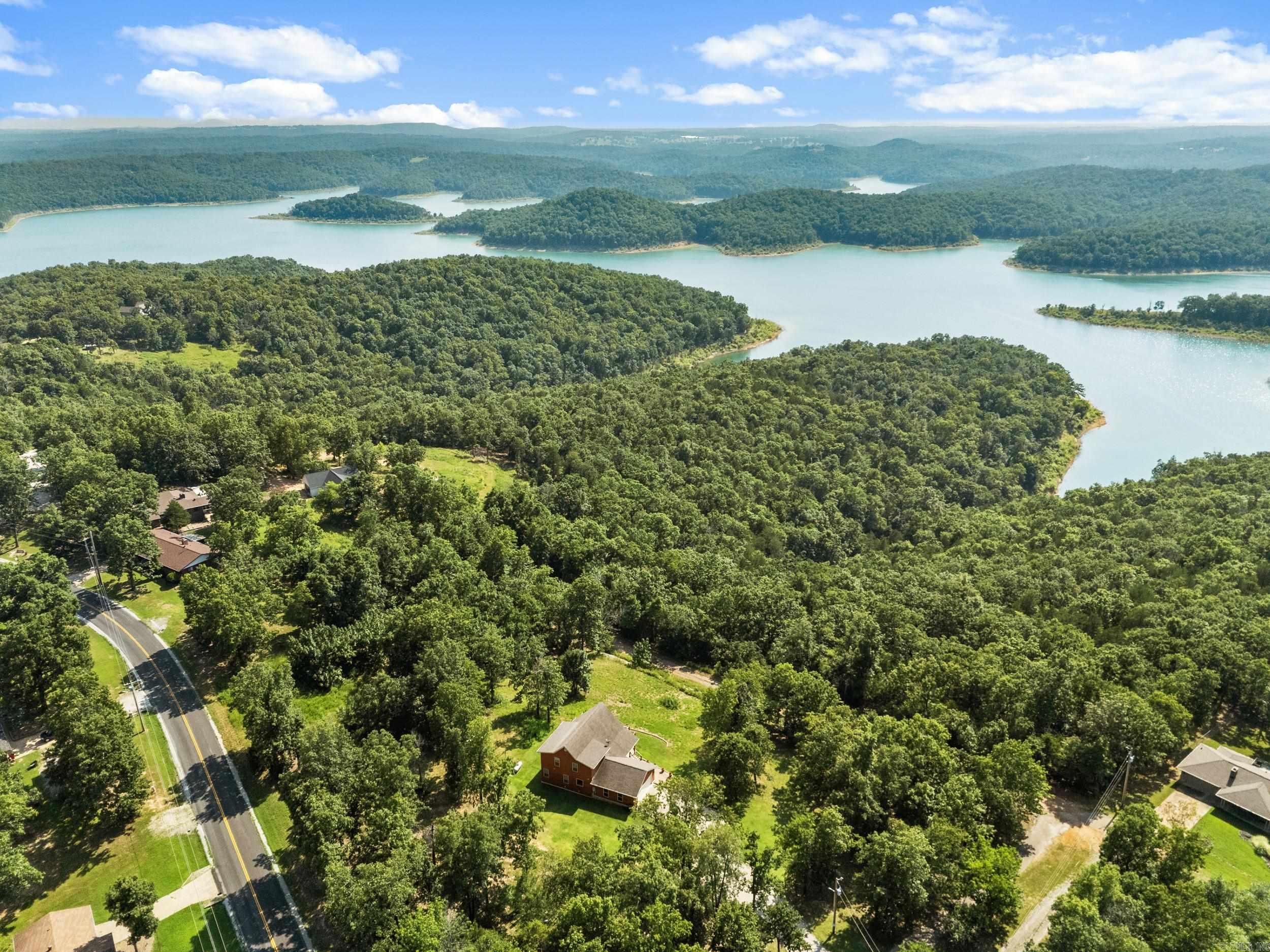 ROBINSON POINT ESTATES - Residential