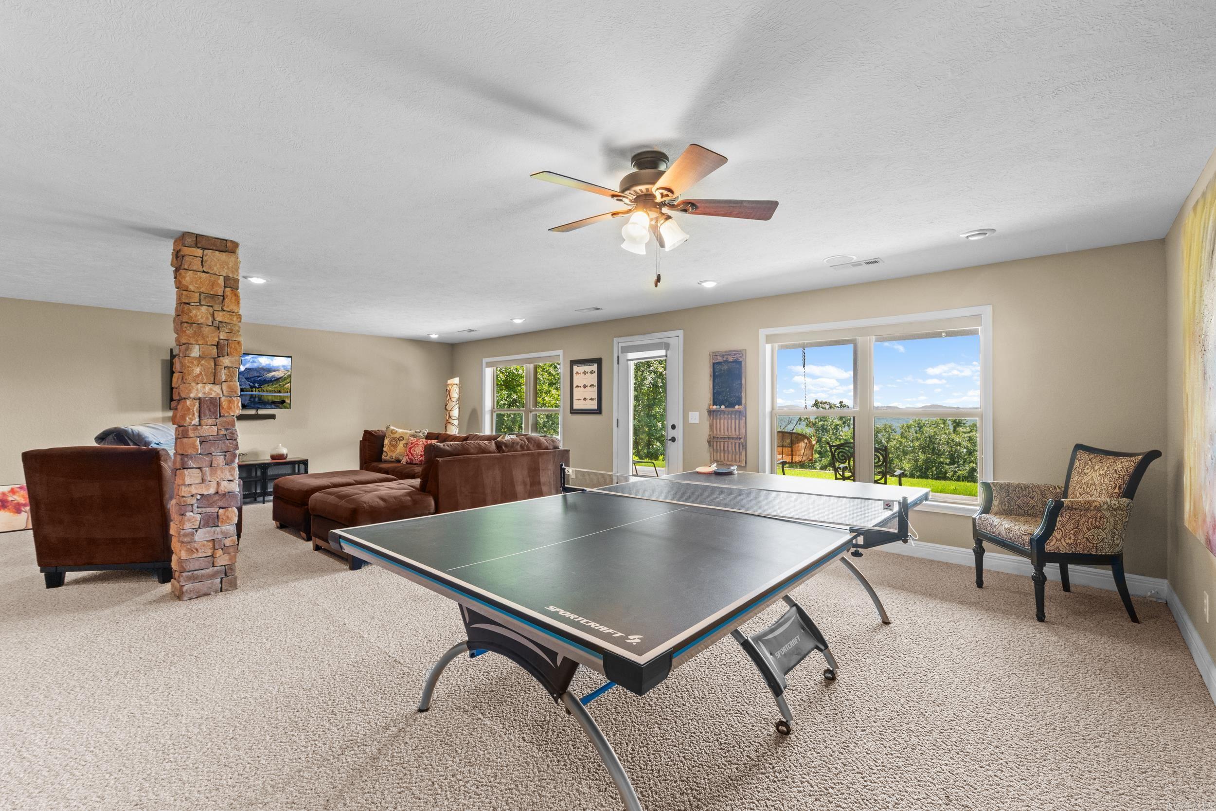 ROBINSON POINT ESTATES - Residential