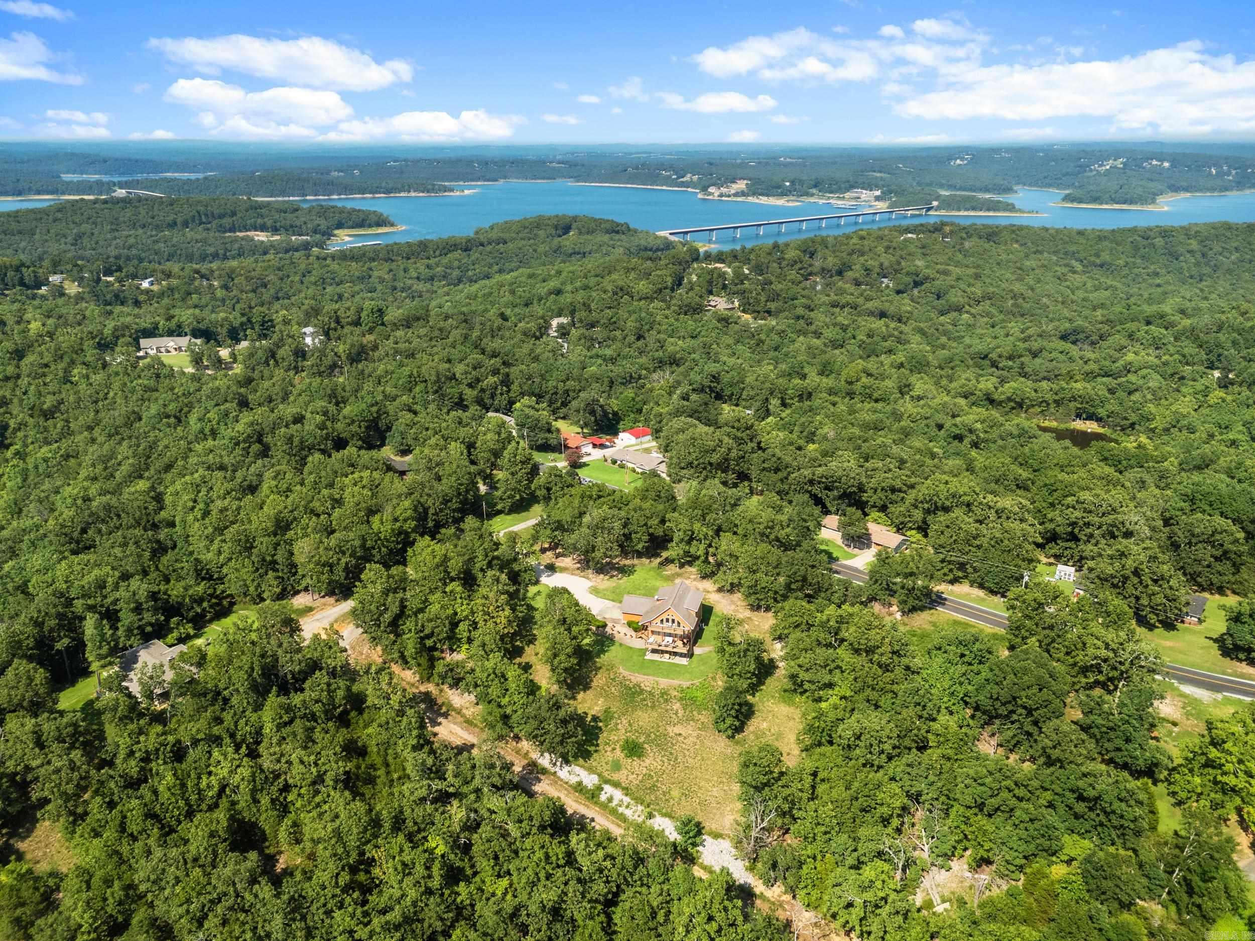 ROBINSON POINT ESTATES - Residential