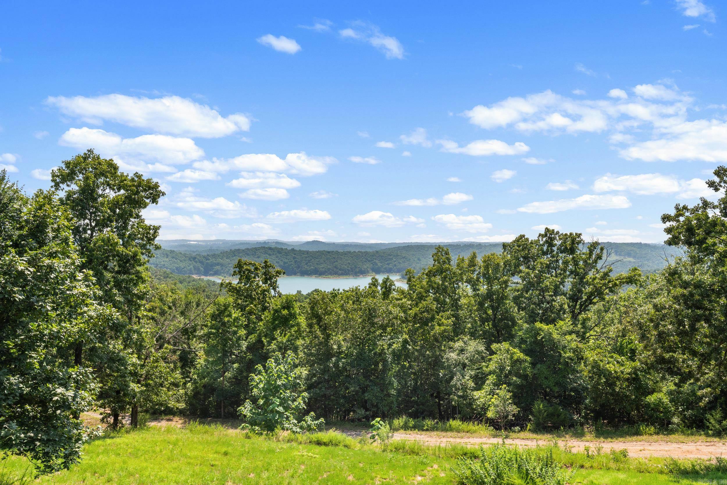 ROBINSON POINT ESTATES - Residential