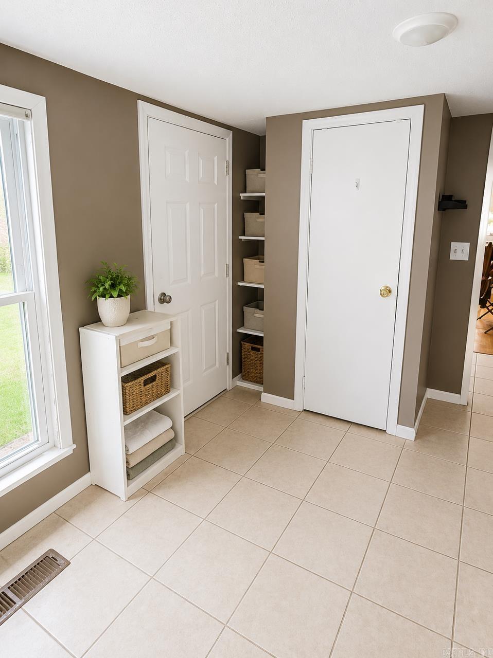 Outlots C 32-10-23 - Residential