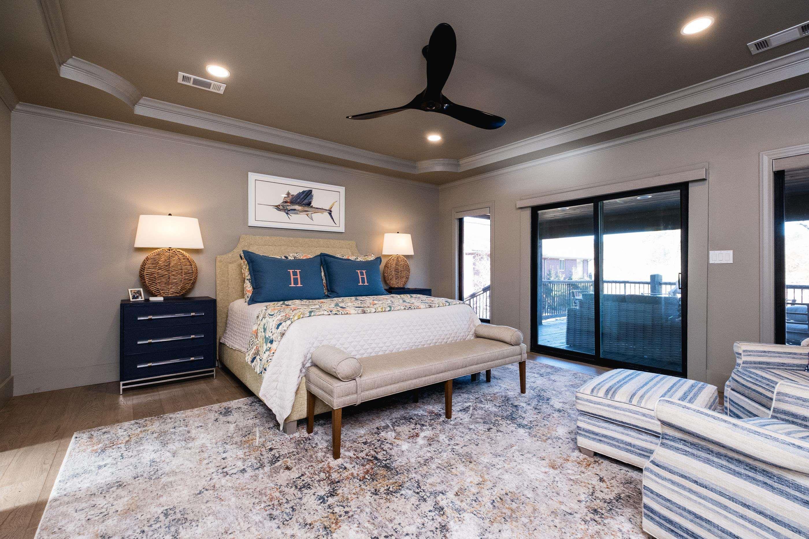 LAKE FOREST SHORES - Residential